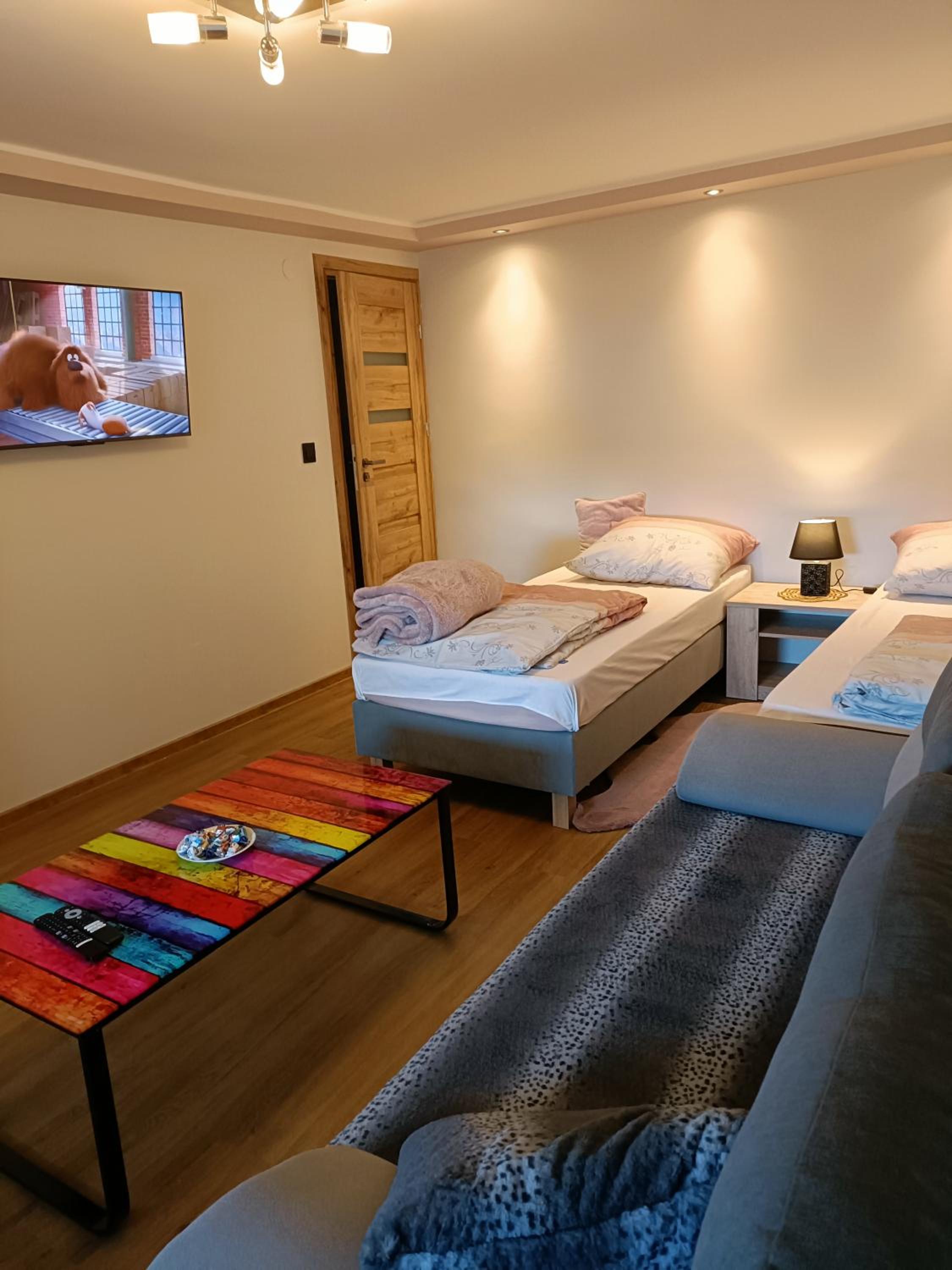 Apartment with Terrace - Photo 12