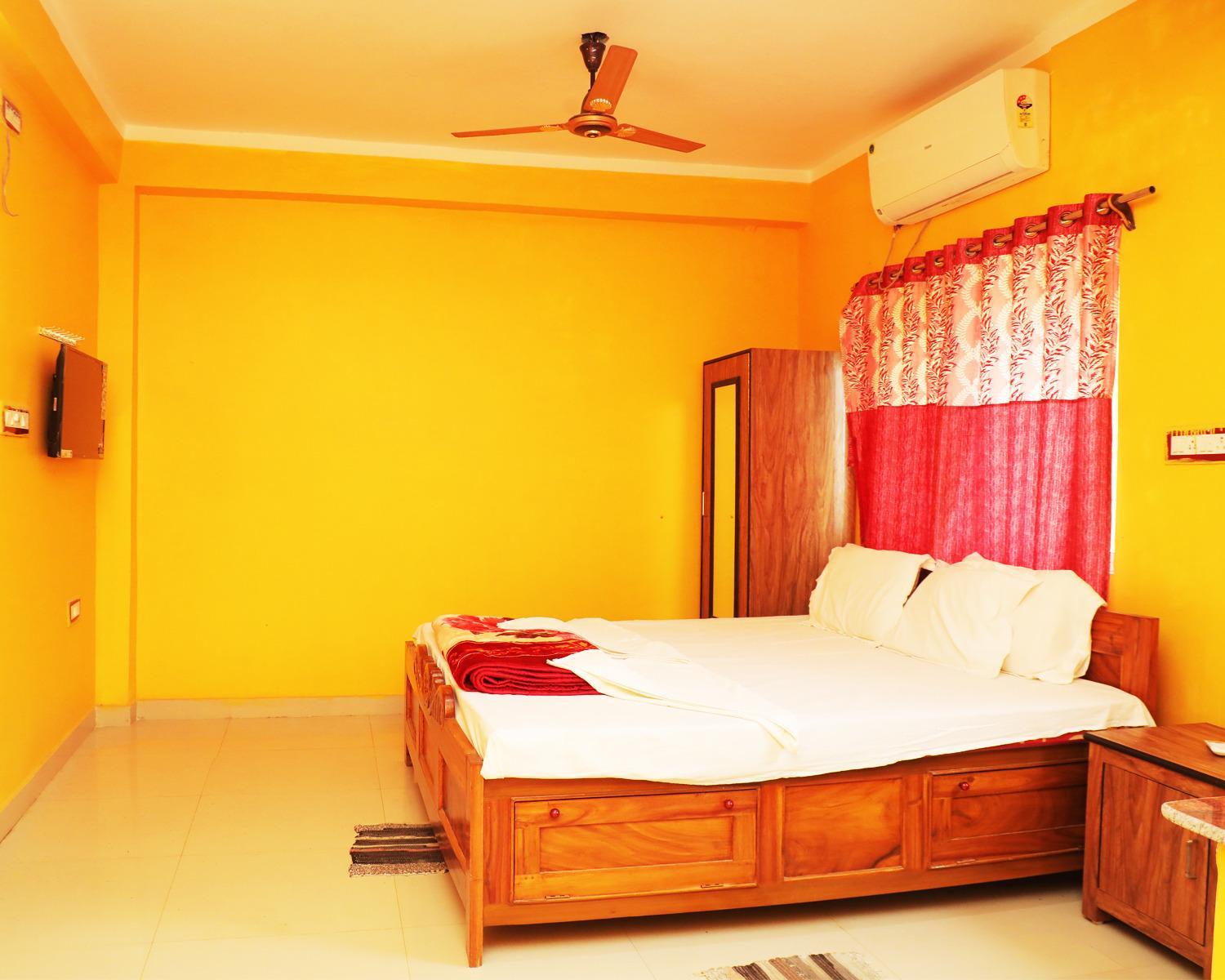 Deluxe Double Room (2 Adults + 1 Child) photo 3