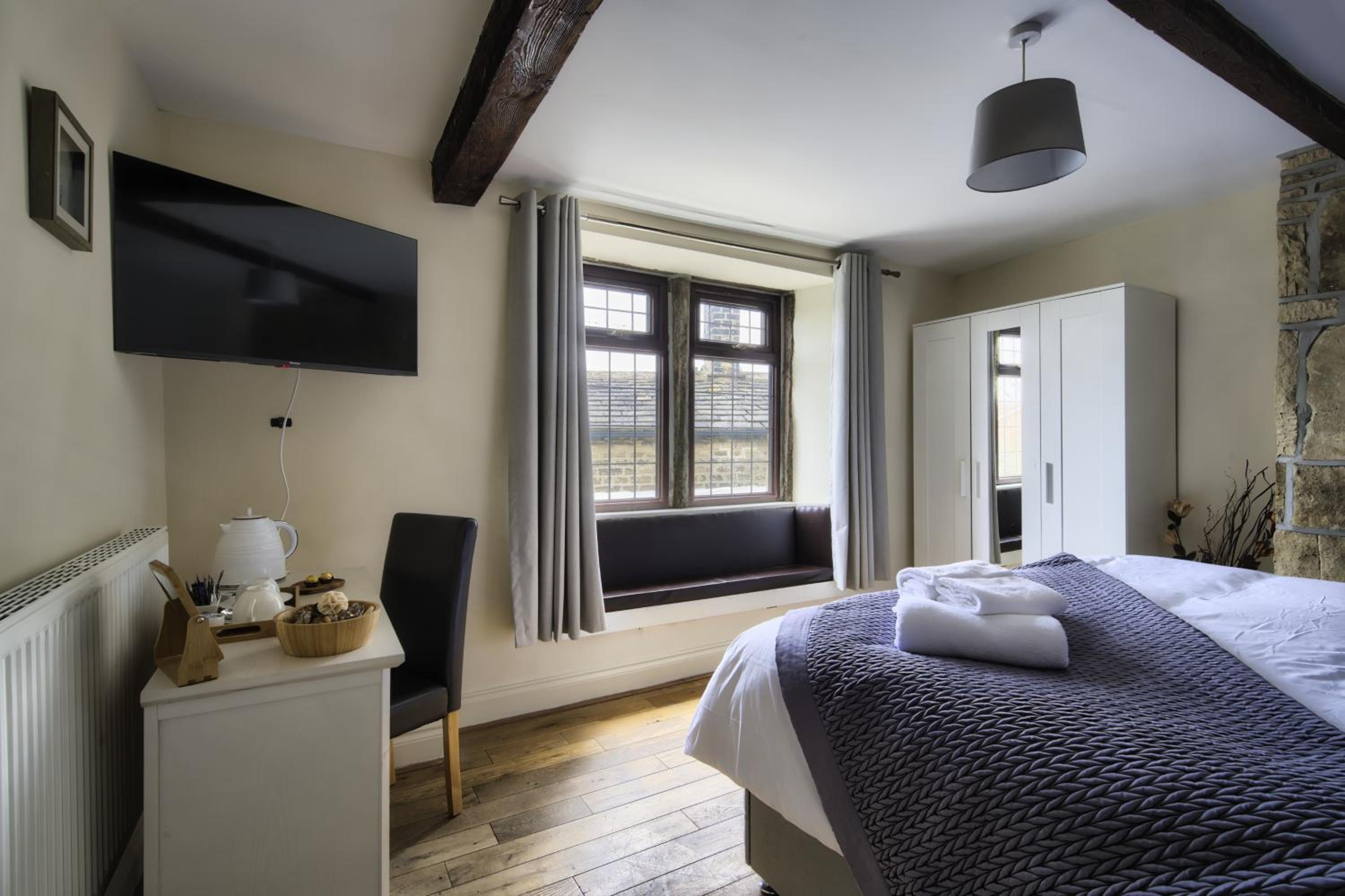 Deluxe King Room photo 1