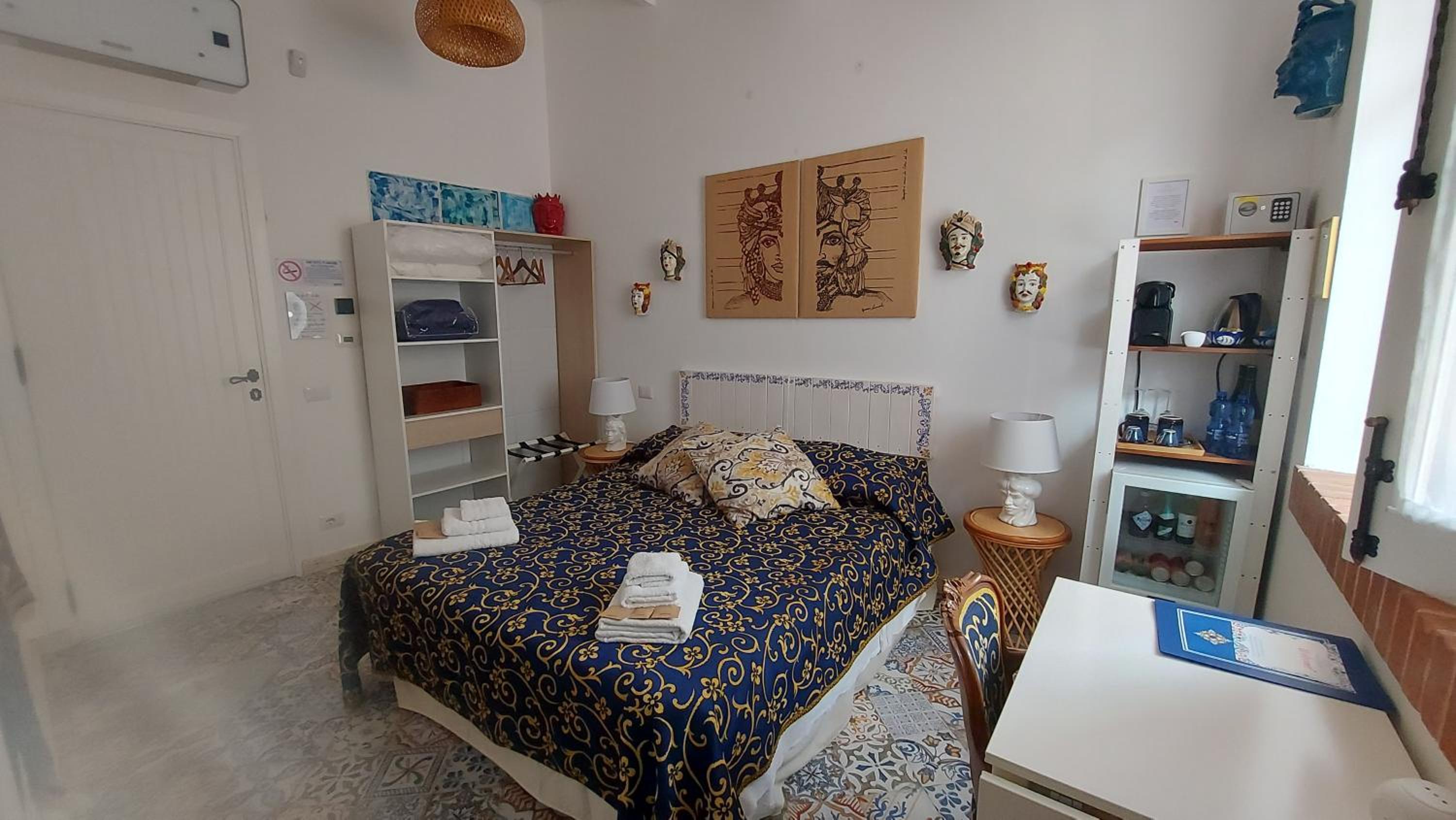 Double Room with Private Bathroom photo 1