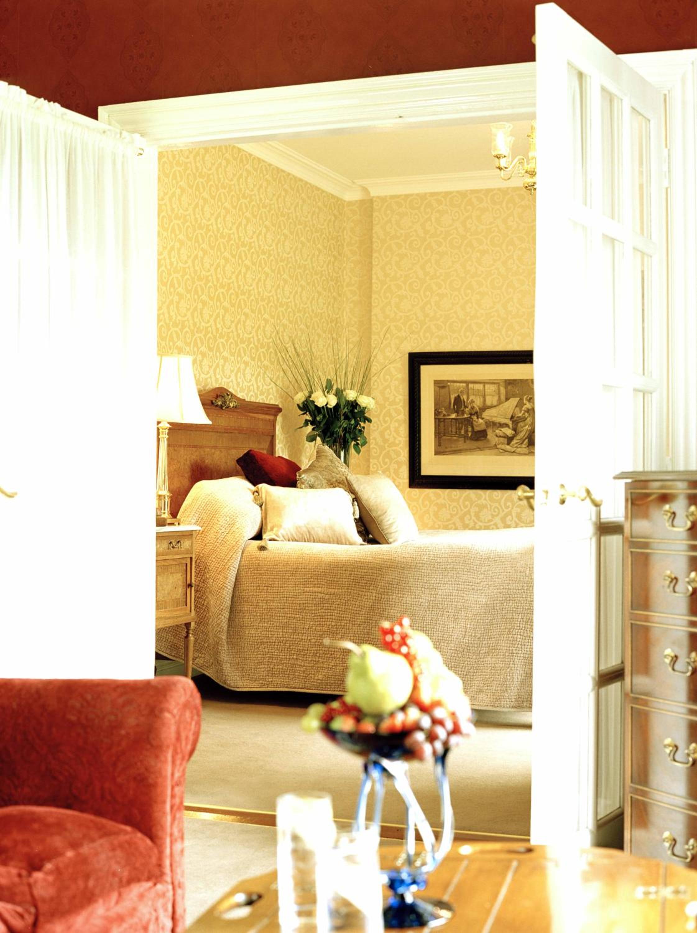 One-Bedroom Suite with Garden View photo 3