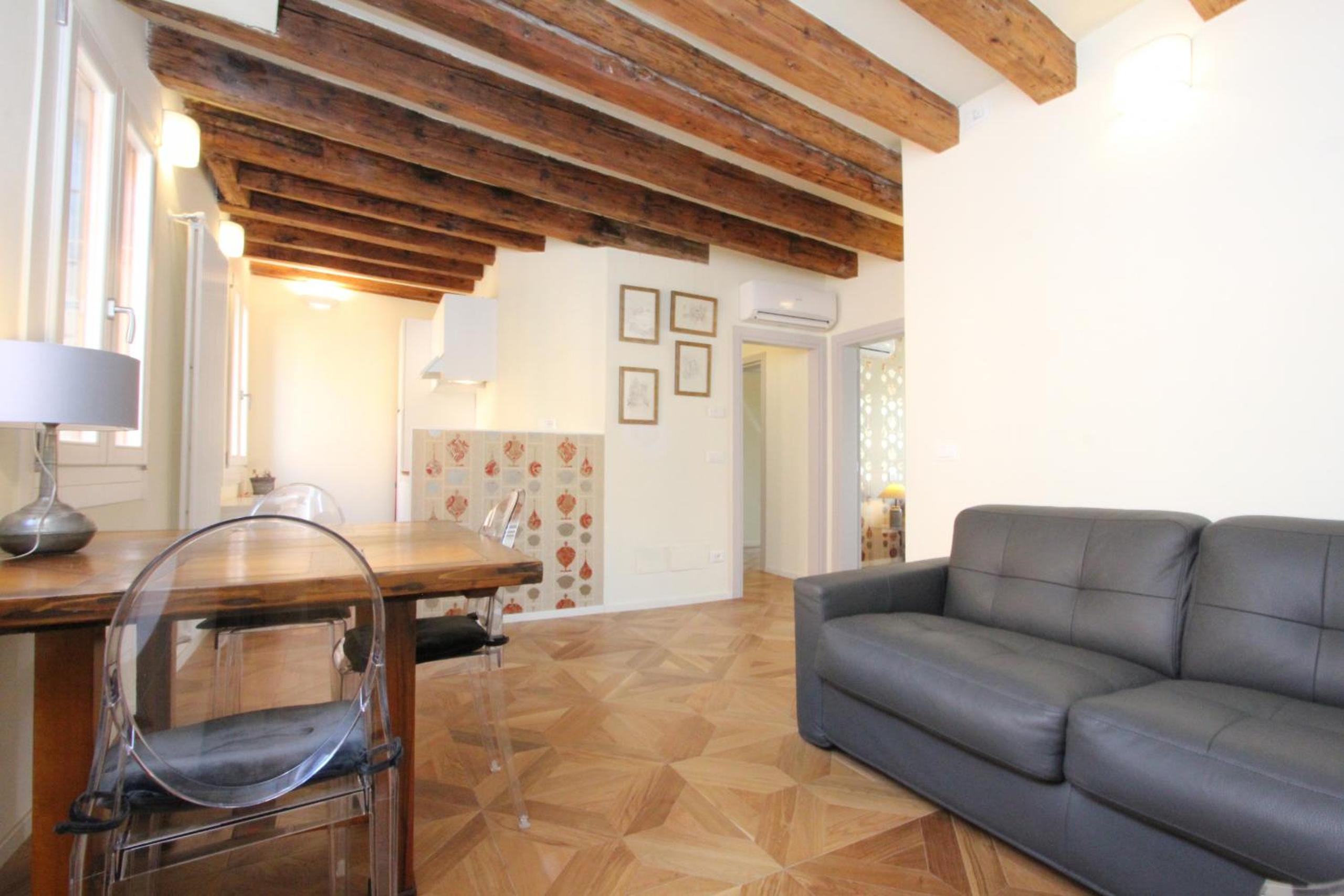 Apartment Avogaria BIS with 2 Bedrooms and Canal View photo 3