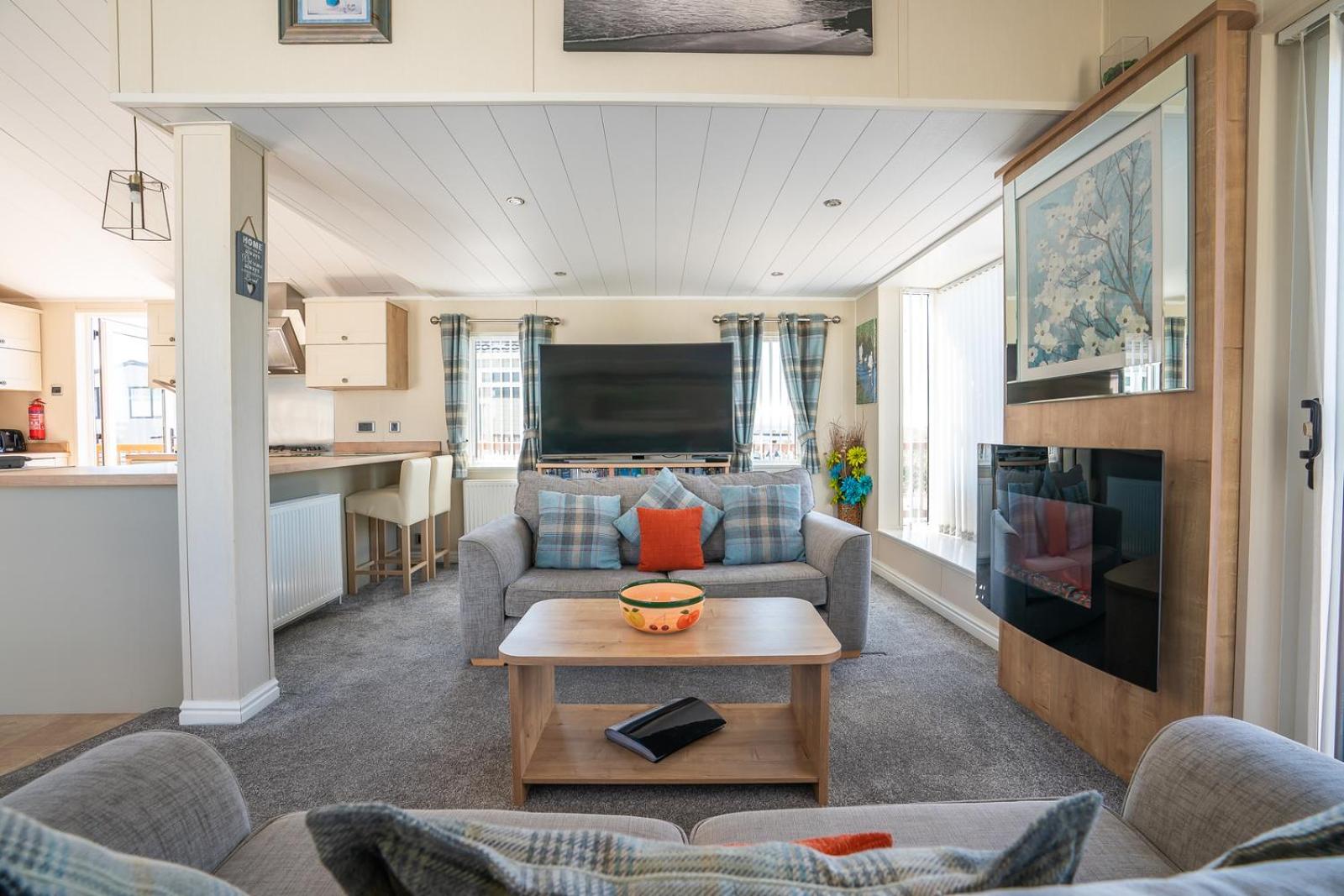 8 berth Lodge with Roof Terrace - No Pets photo 3