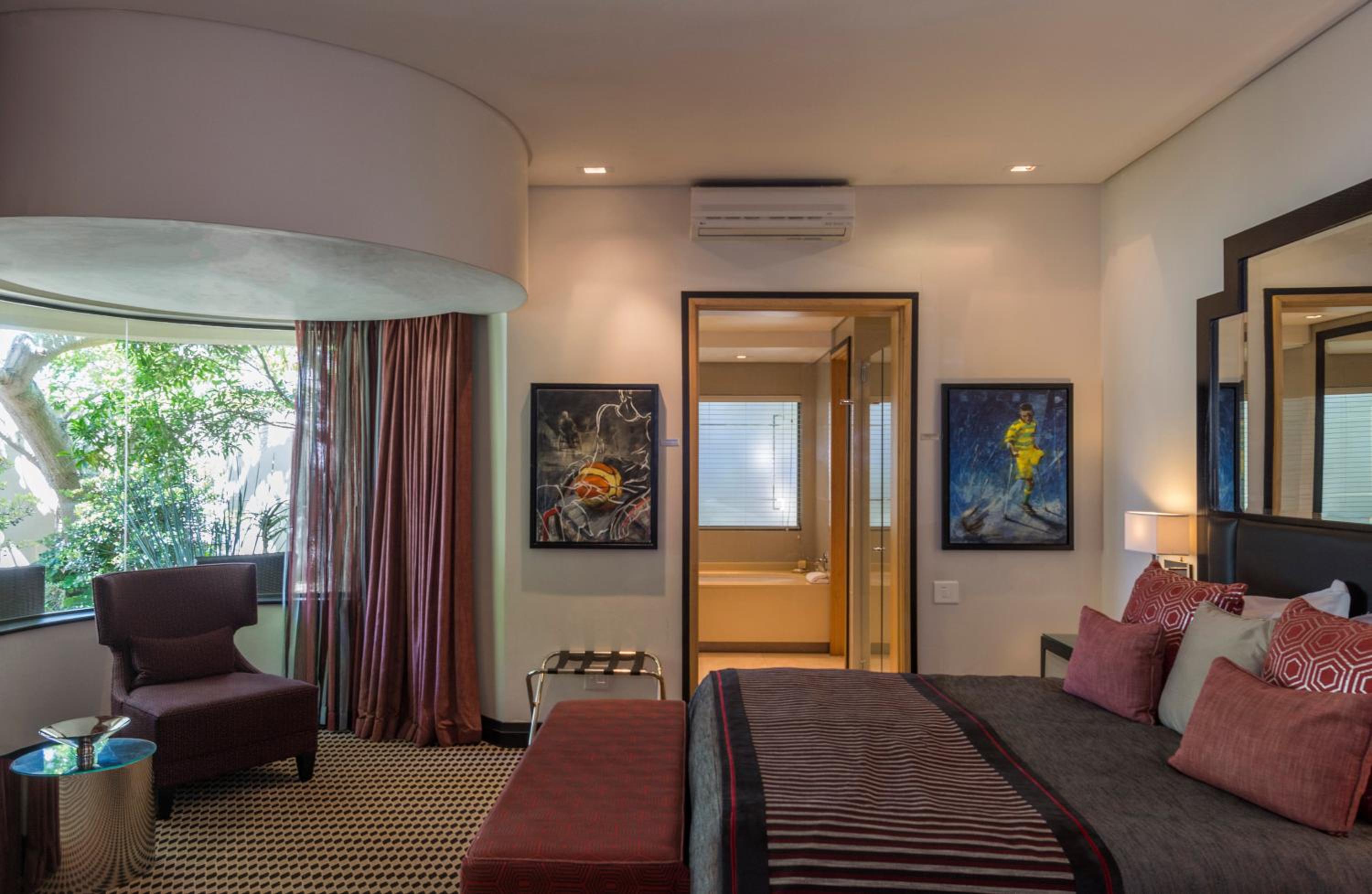 Executive Suite - Annex photo 2