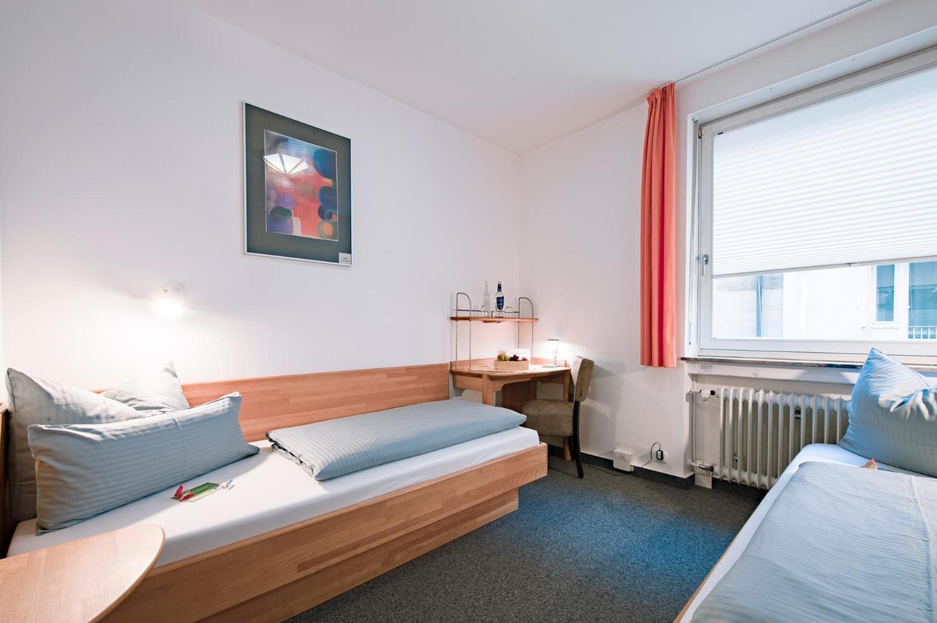 Twin Room - Photo 1