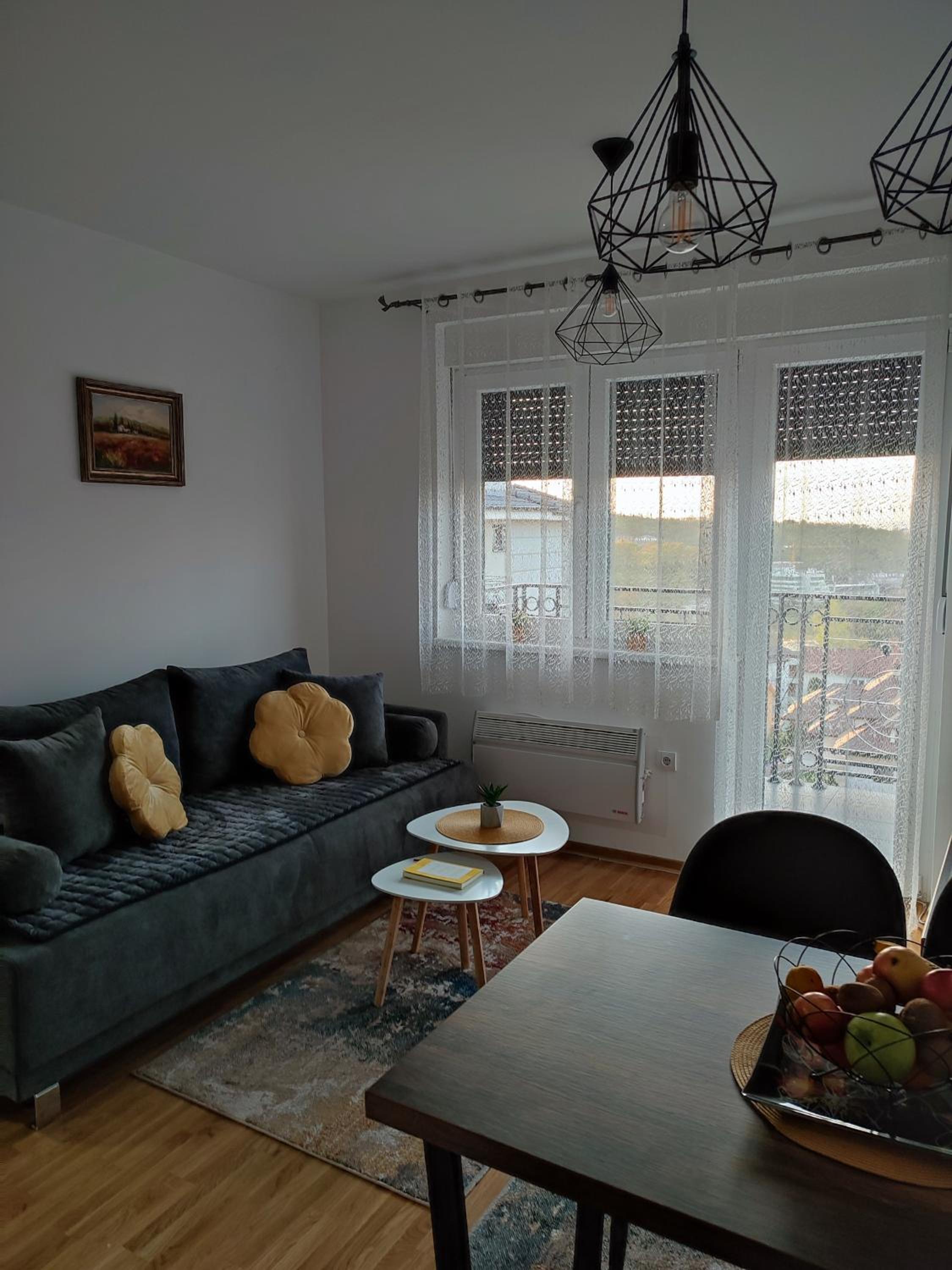 One-Bedroom Apartment photo 1