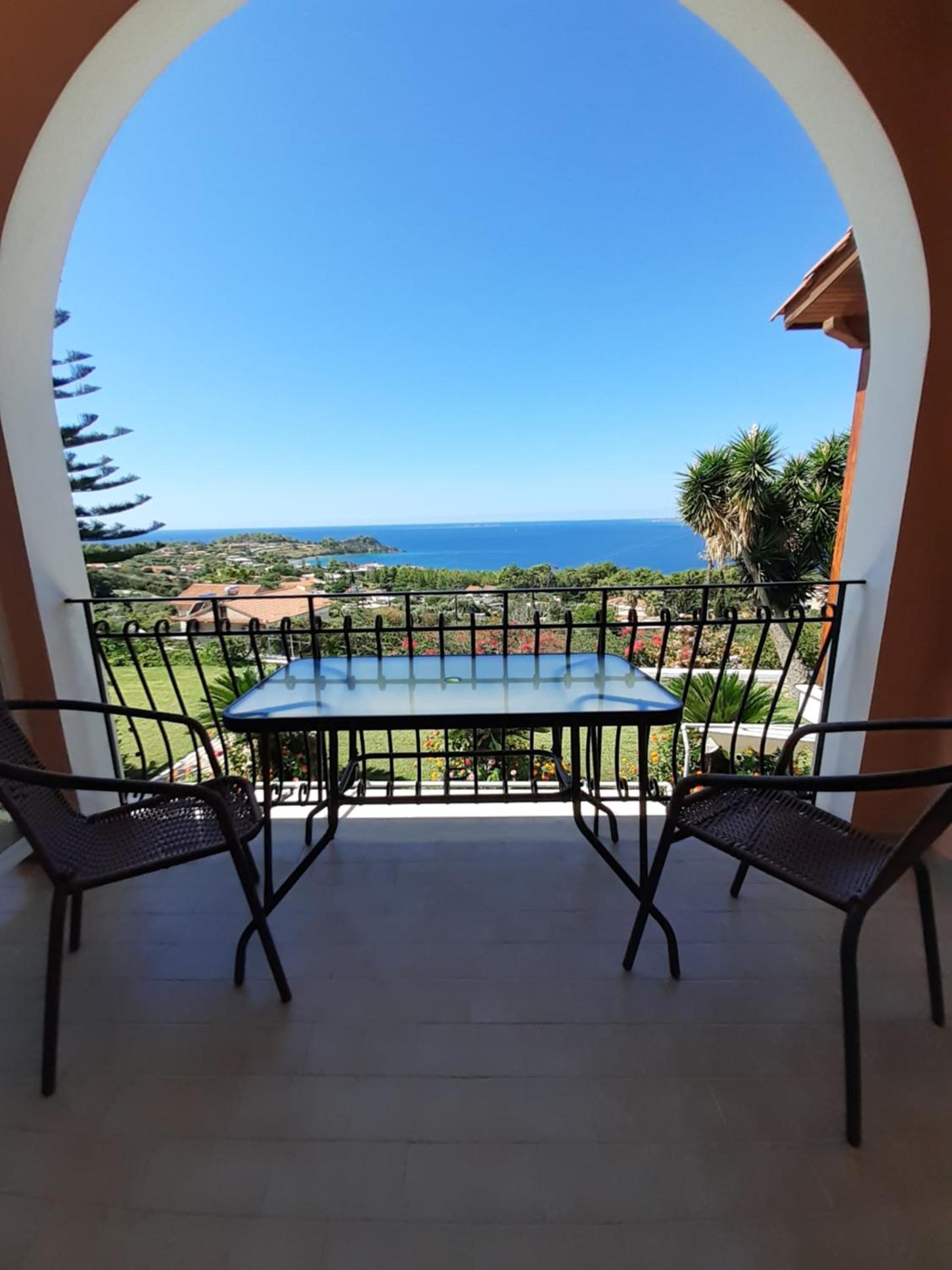 Standard Double or Twin Room with Sea View photo 3