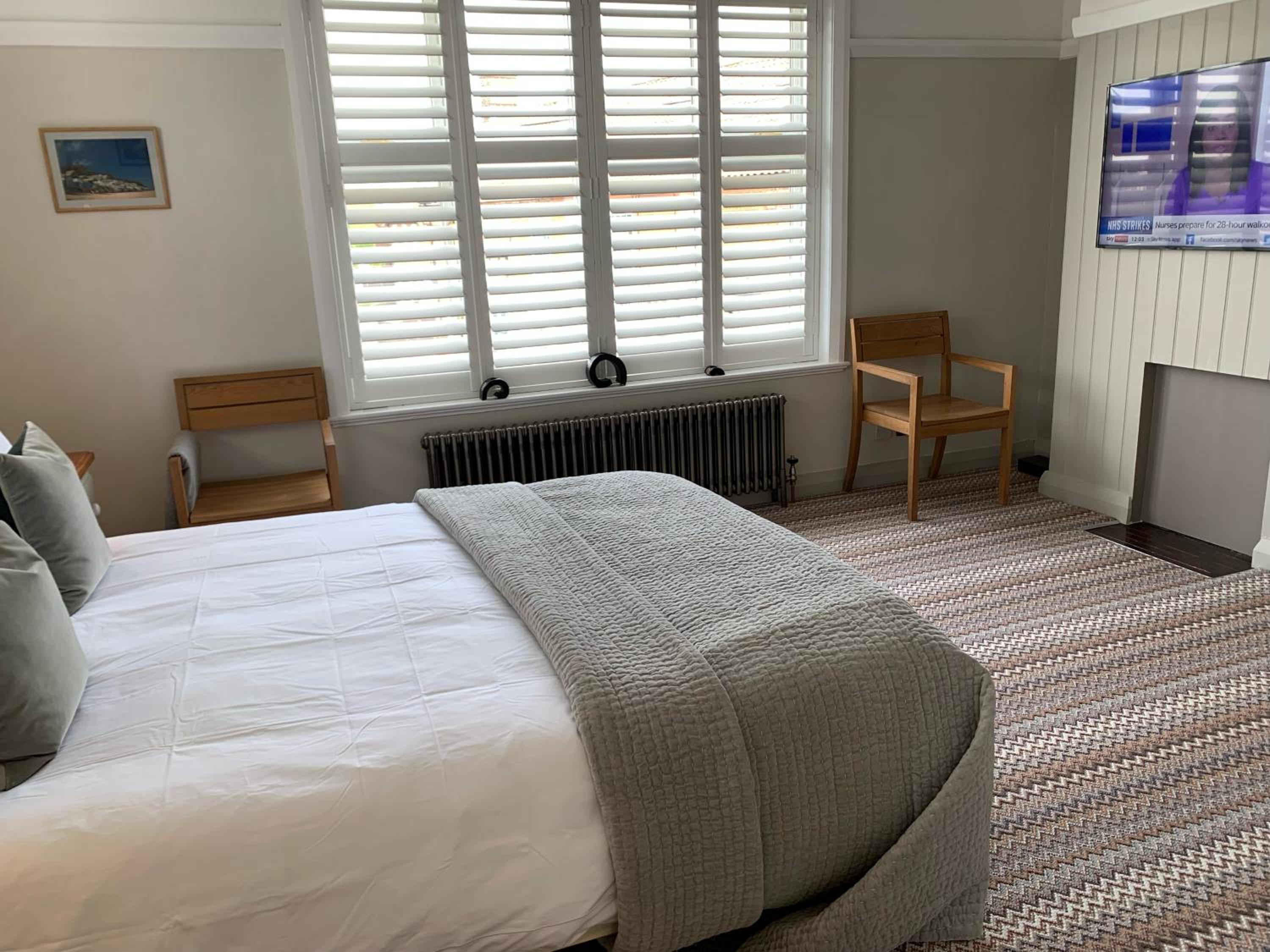 Deluxe King Room - Photo 6