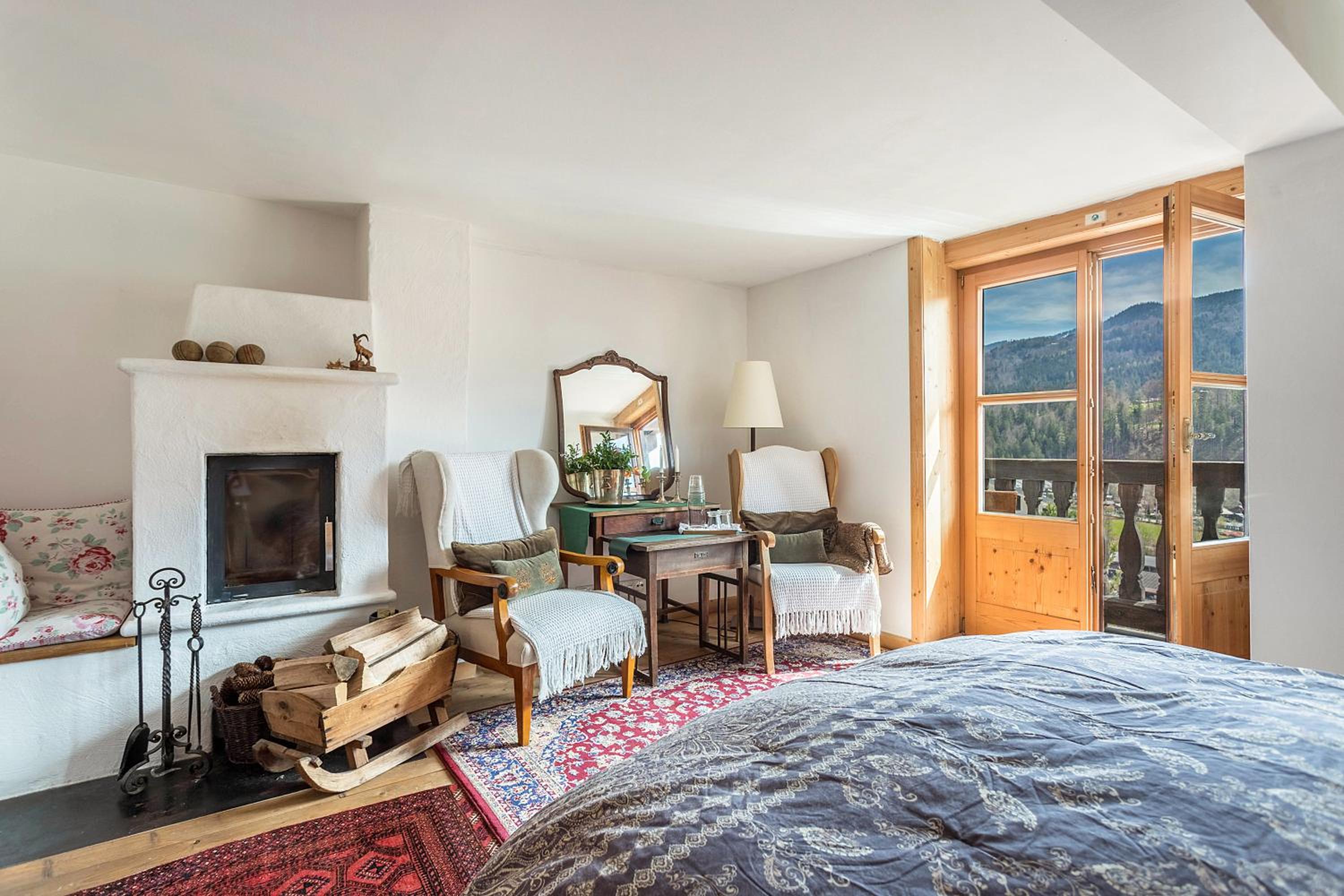Superior One-Bedroom Apartment with Balcony