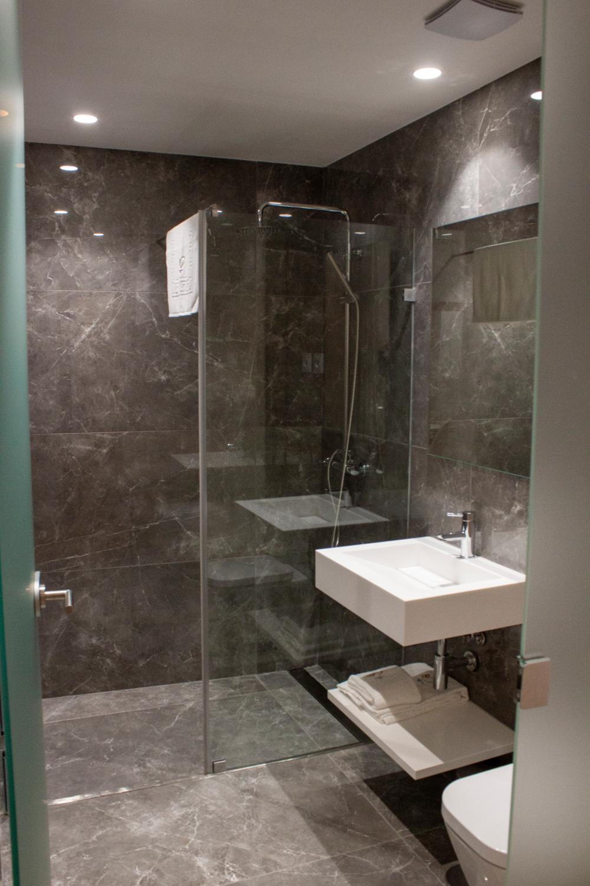 Double Room - Photo 4