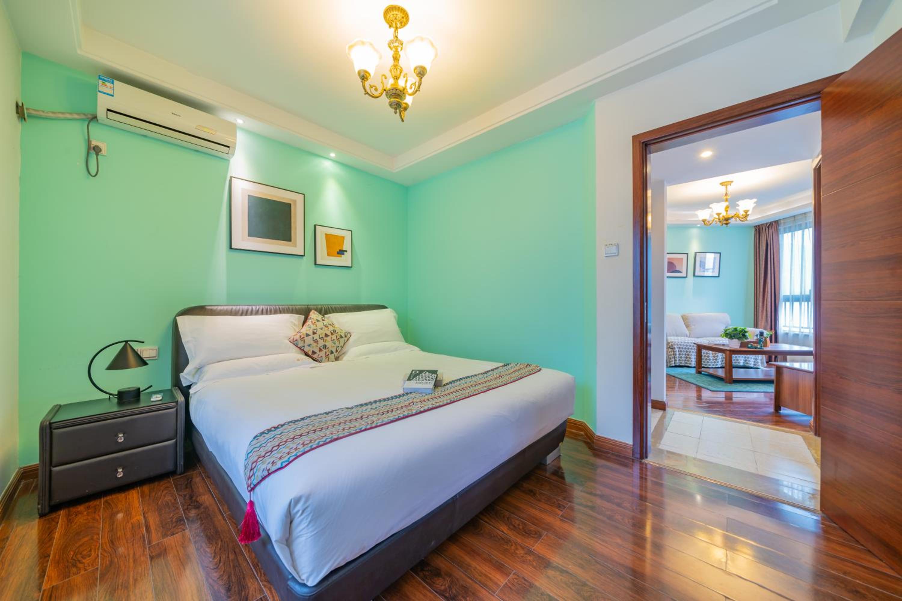 One-Bedroom Apartment with City View