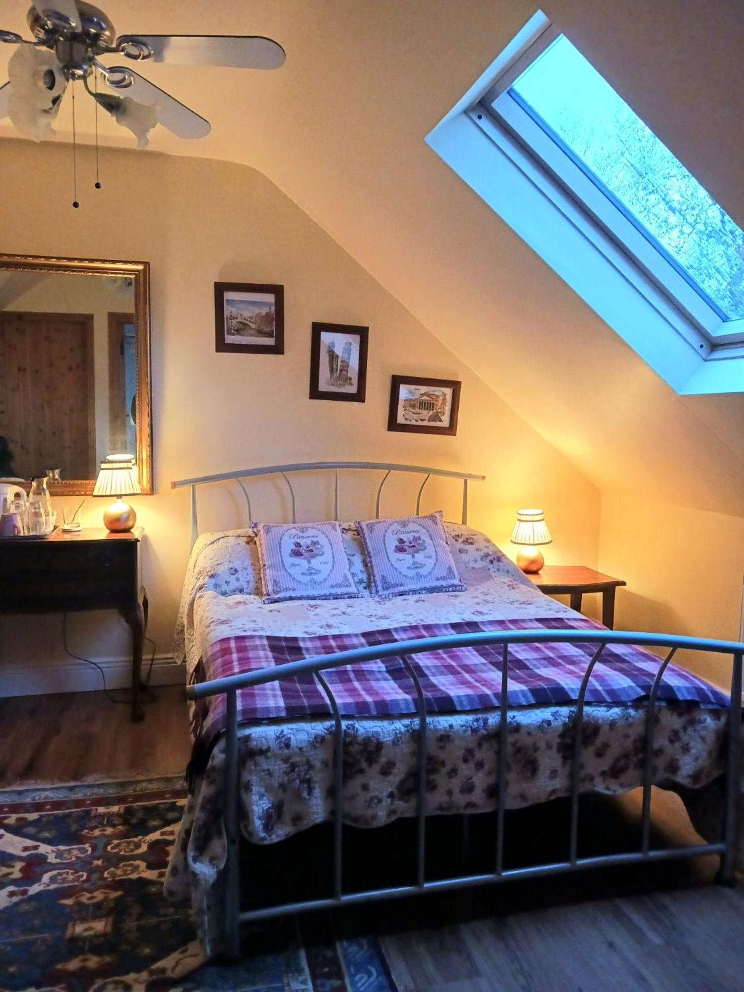 Double Room with Private Bathroom photo 1