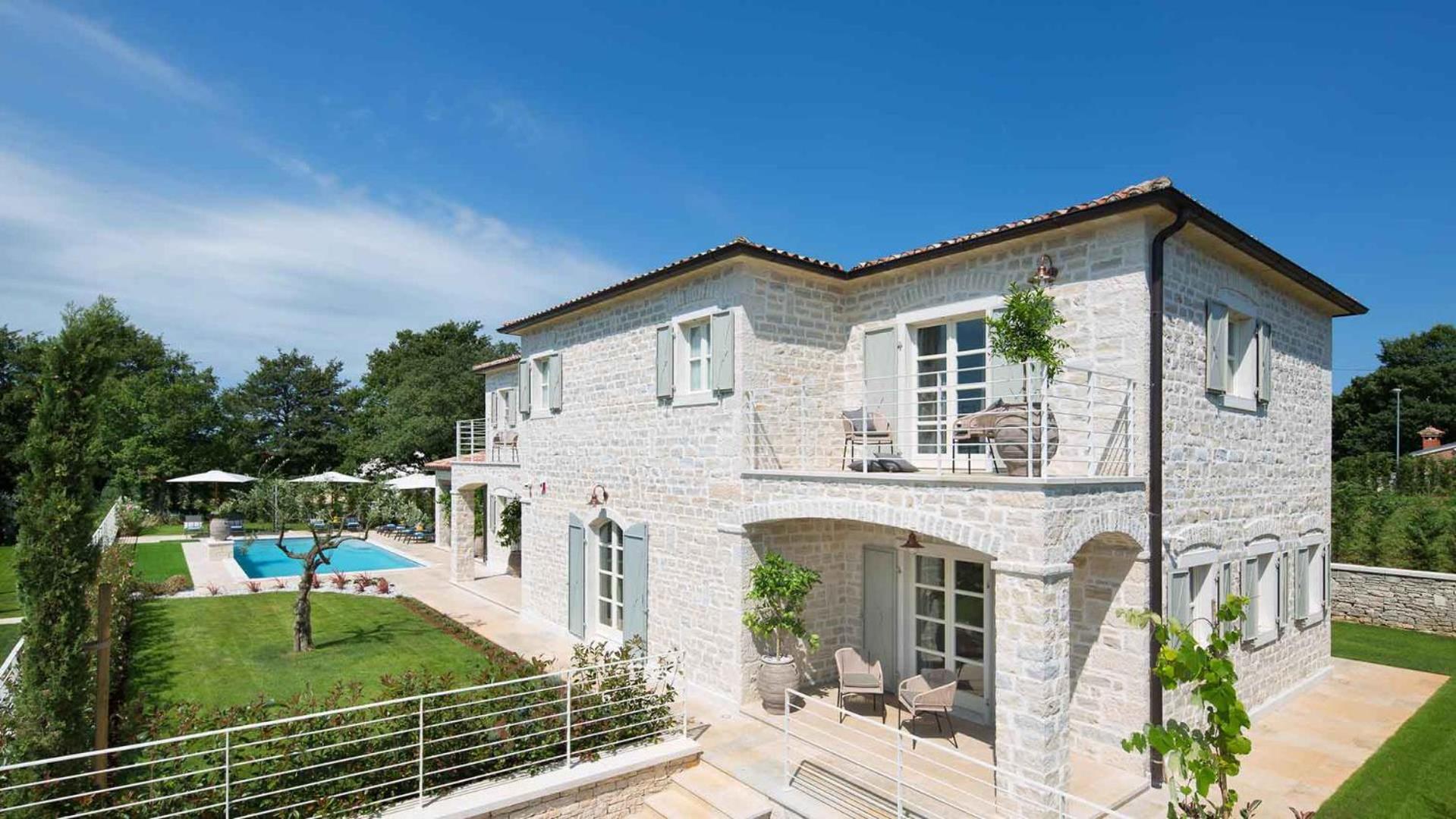 Villa photo 3