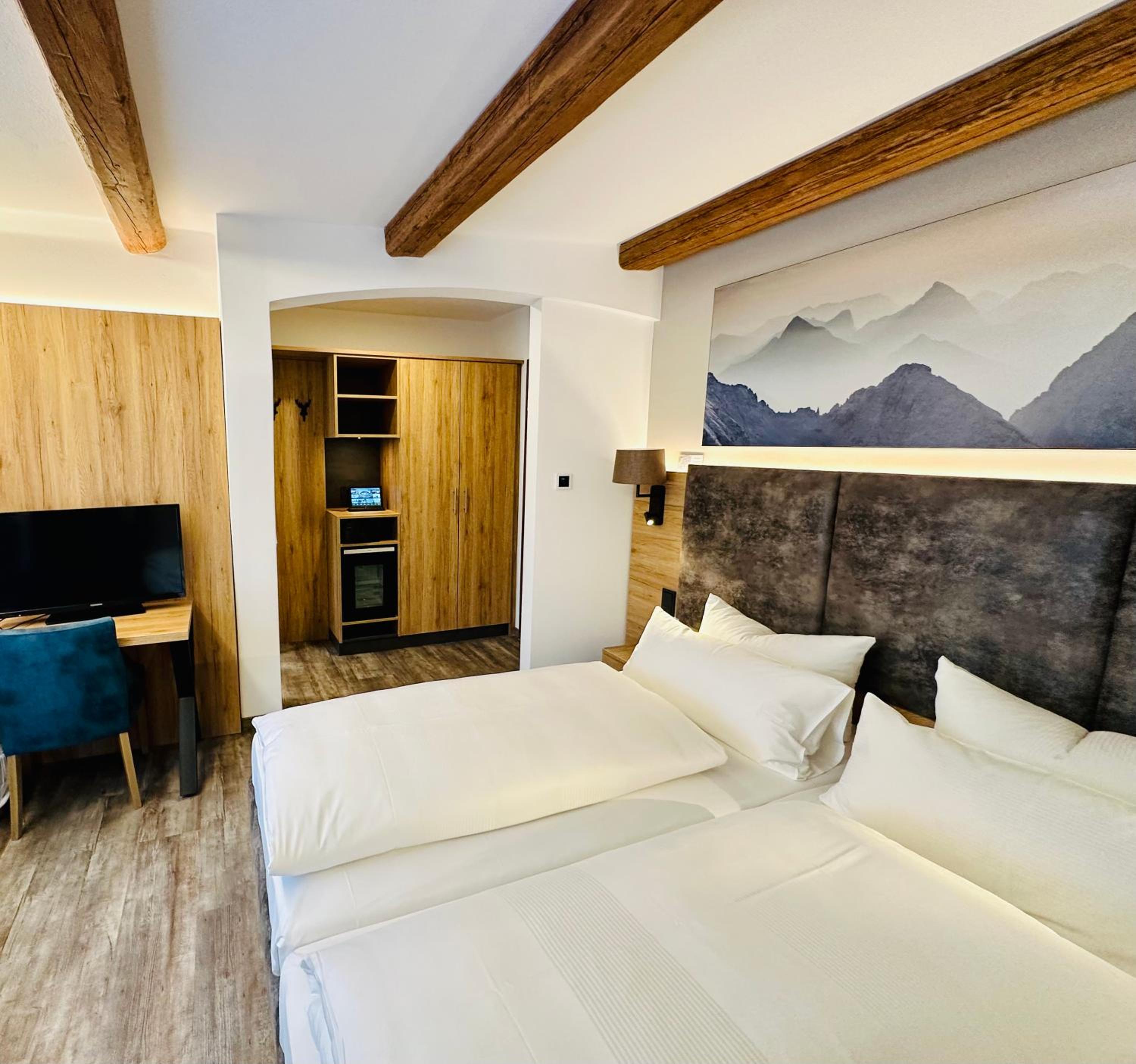 Standard Double Room photo 2