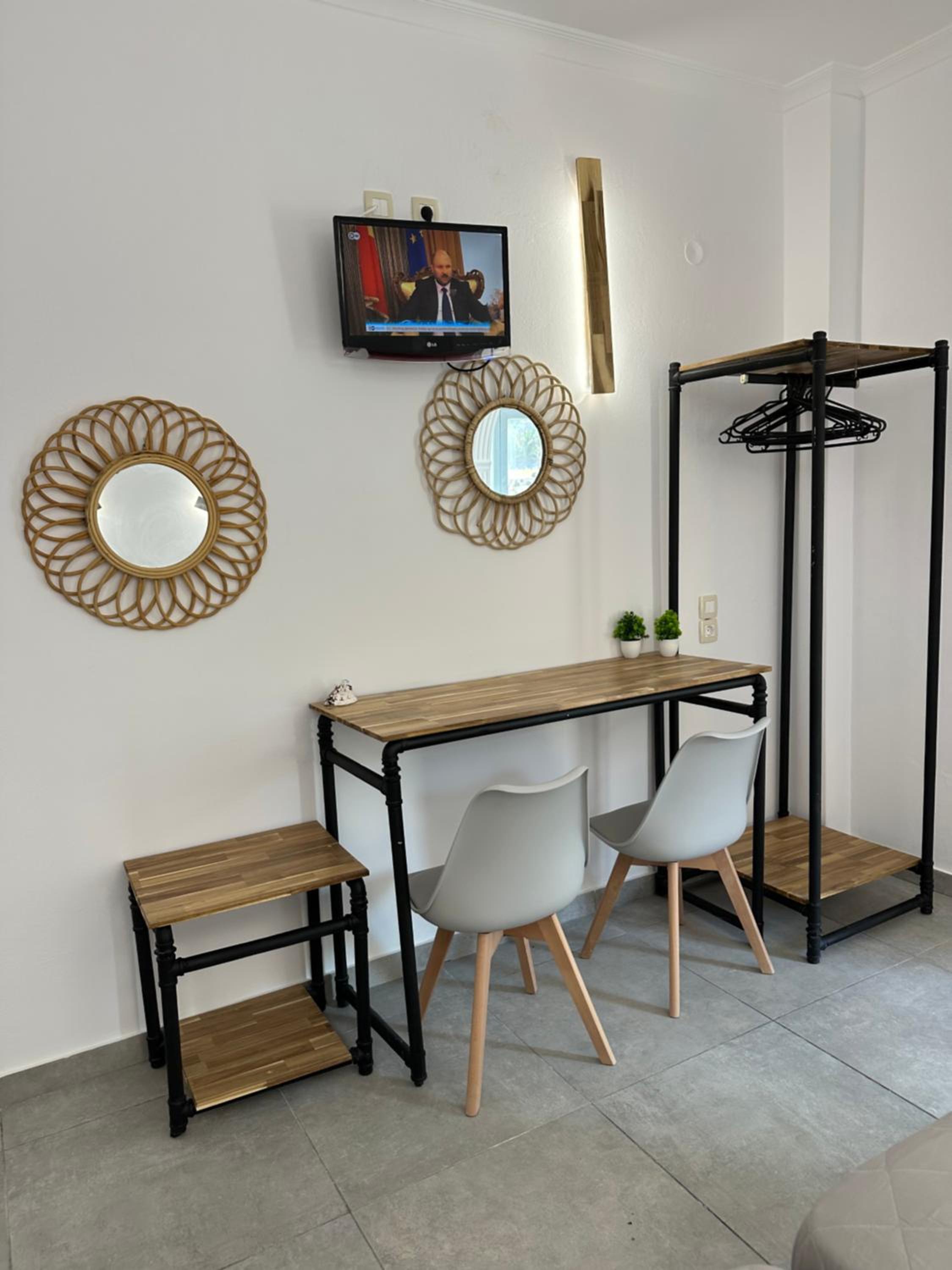 Studio (2 Adults) - Photo 2