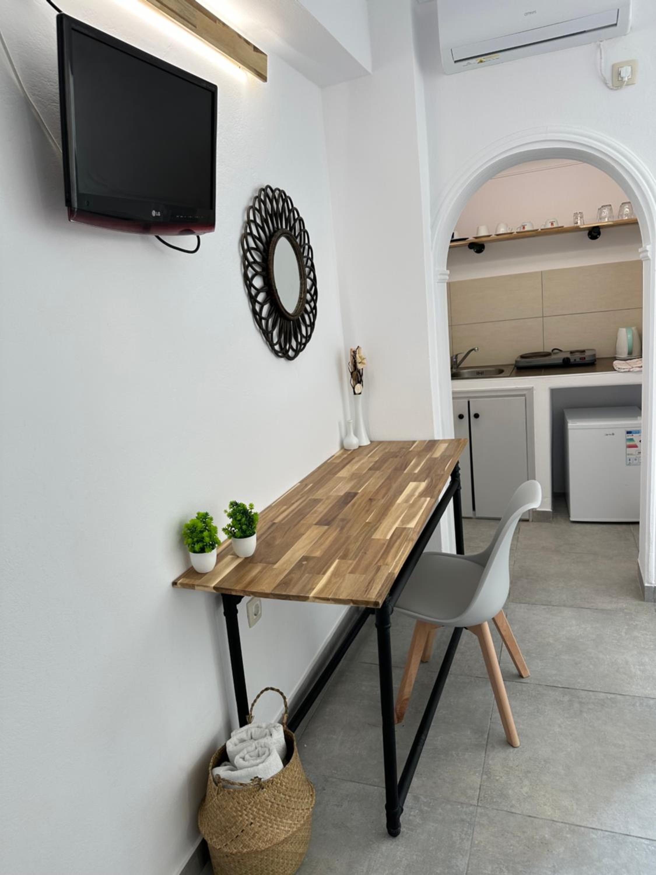 Studio (2 Adults) - Photo 7