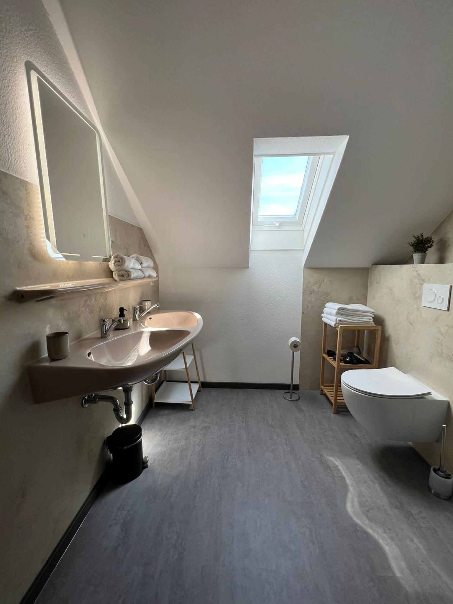 One-Bedroom Apartment - Photo 4