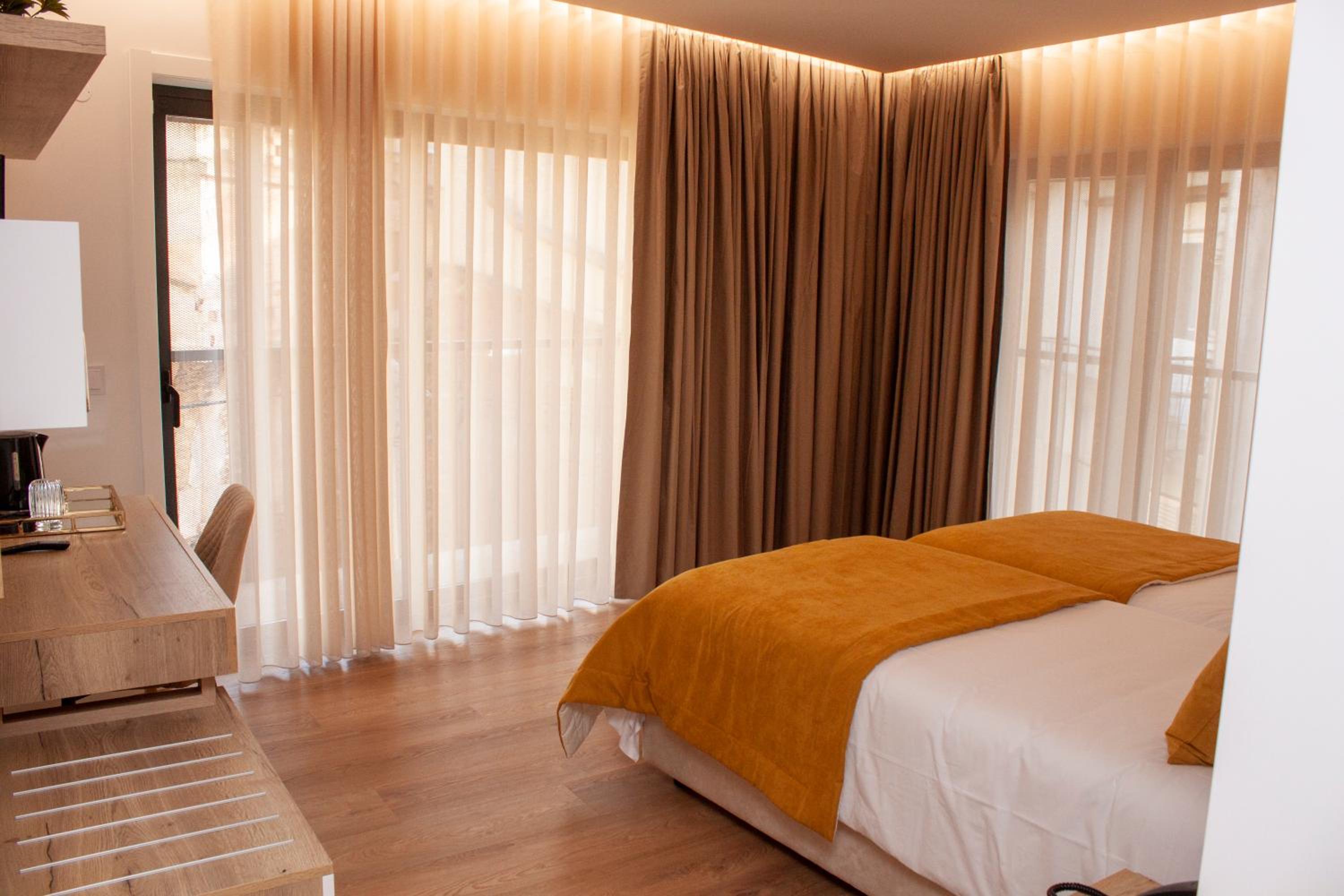 Twin Room - Photo 2