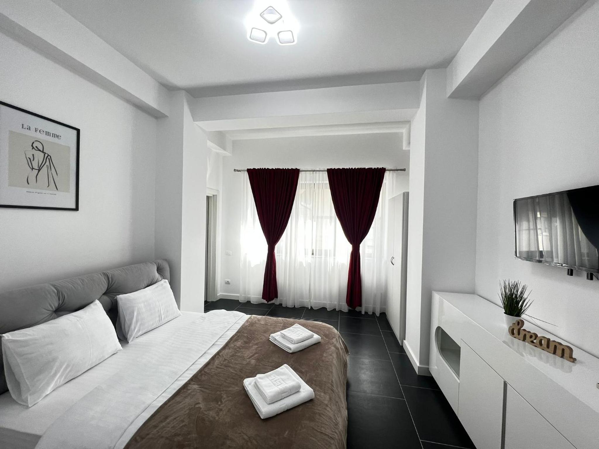 One-Bedroom Apartment photo 2