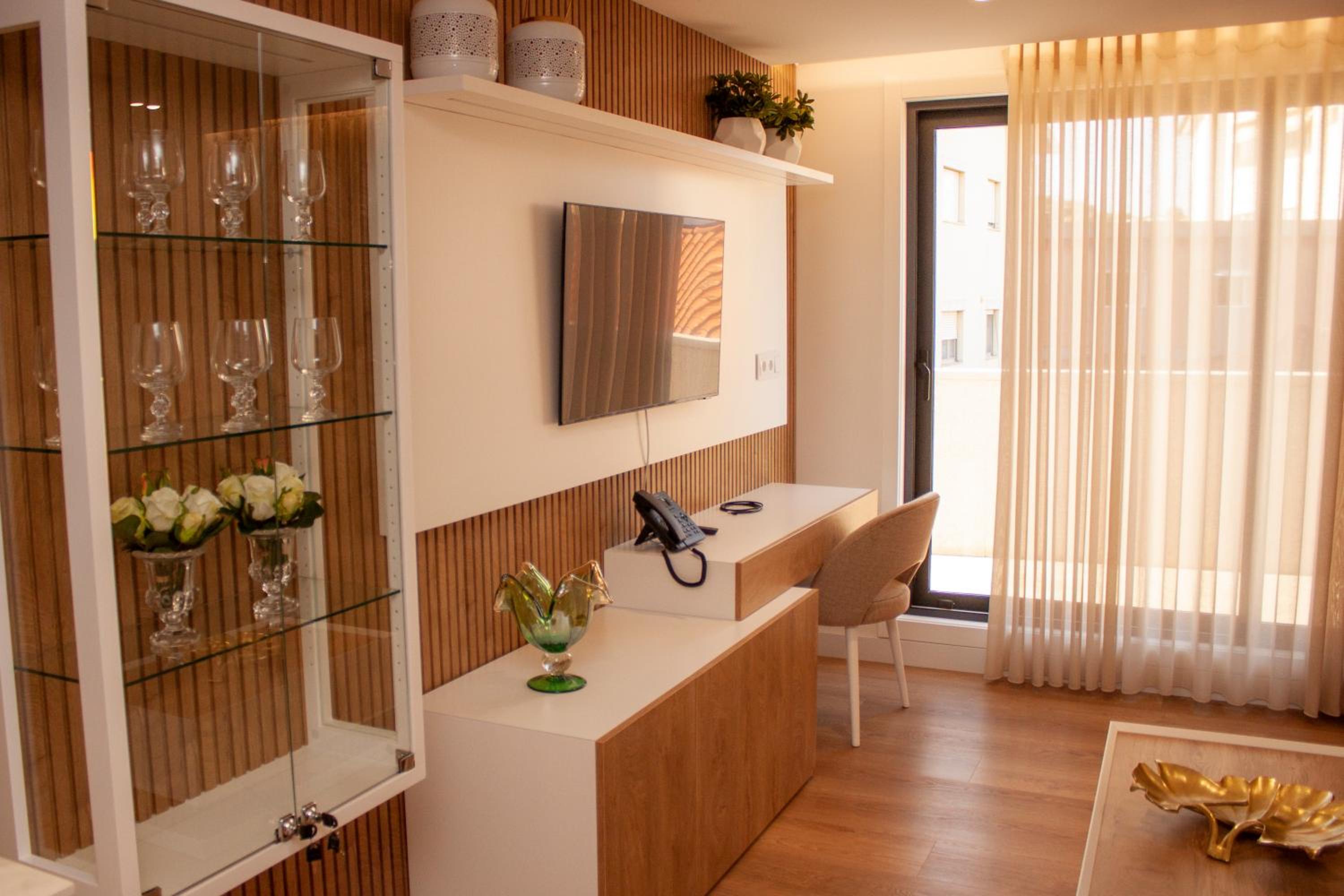 Suite with Terrace - Photo 9
