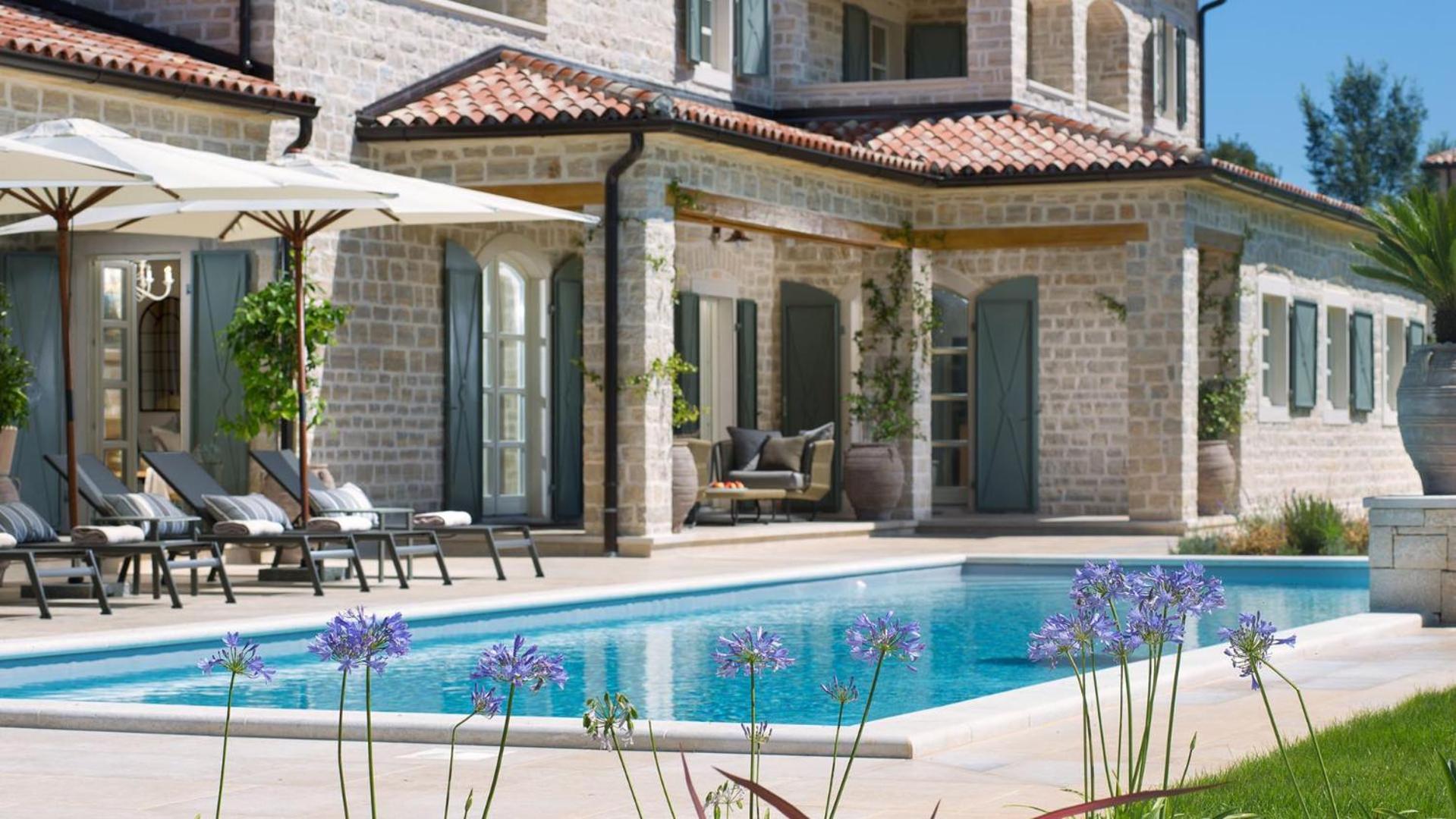 Villa photo 3