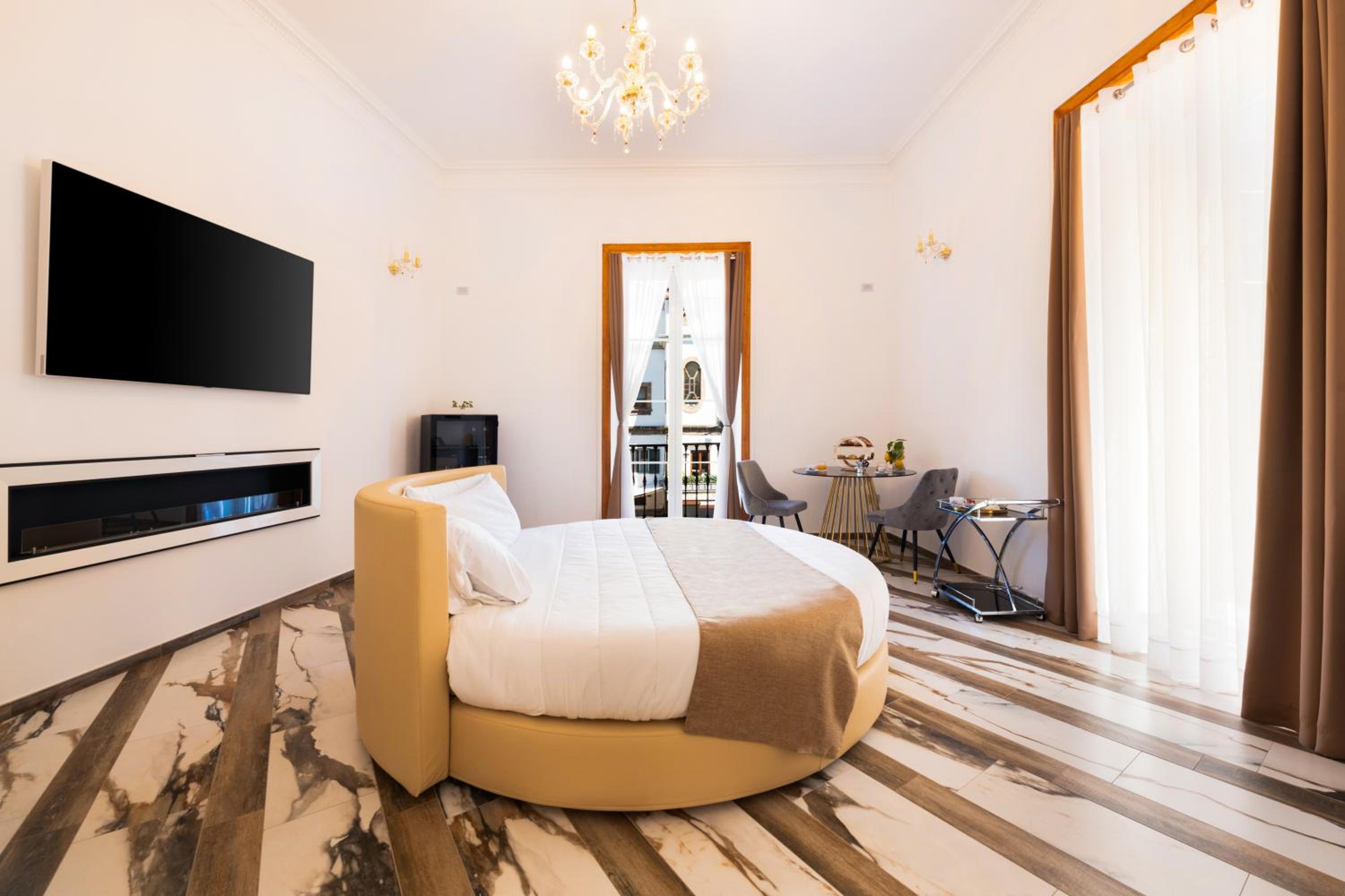 King Room with Spa Bath