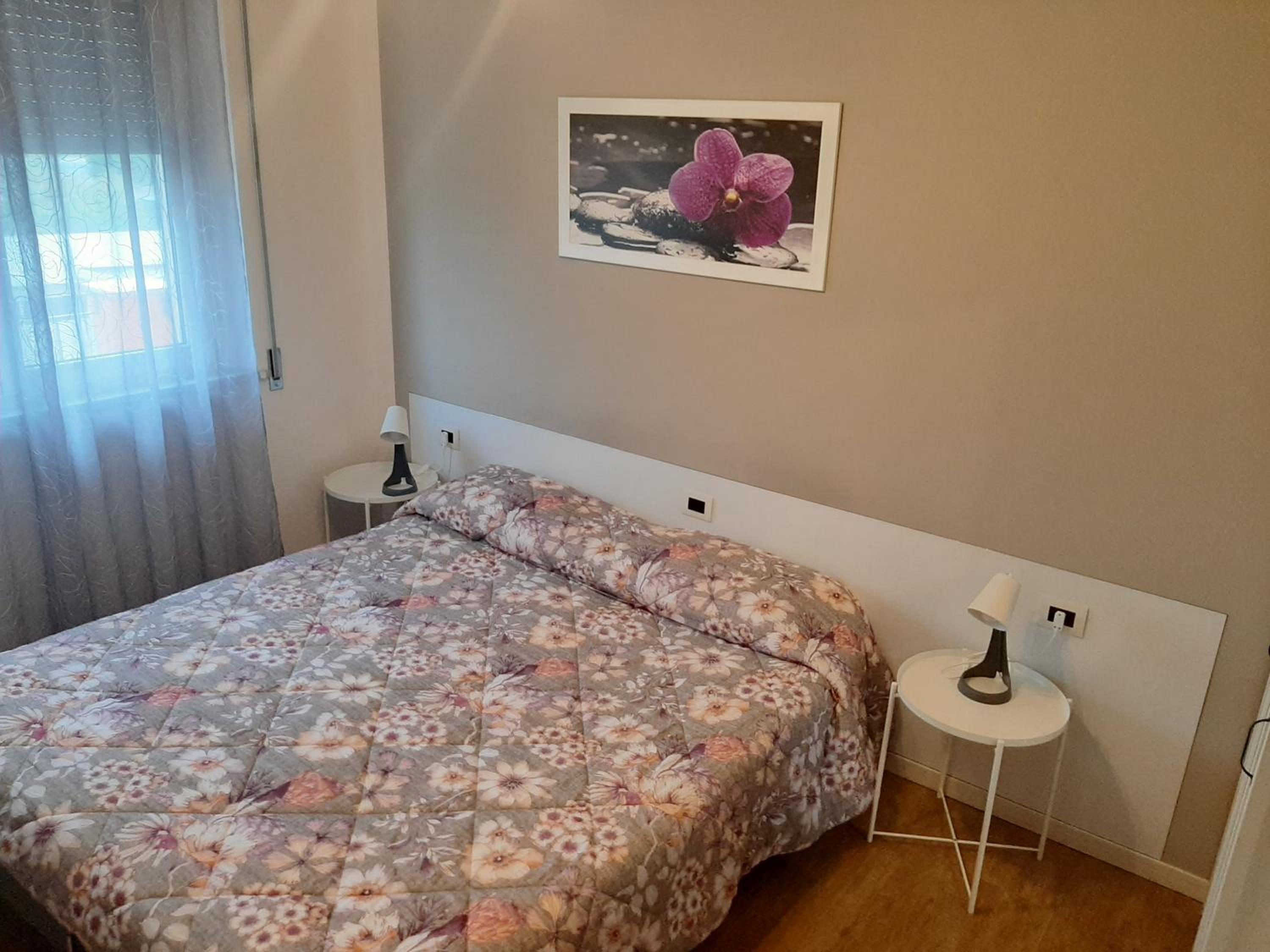 Double Room with Private Bathroom - Photo 10