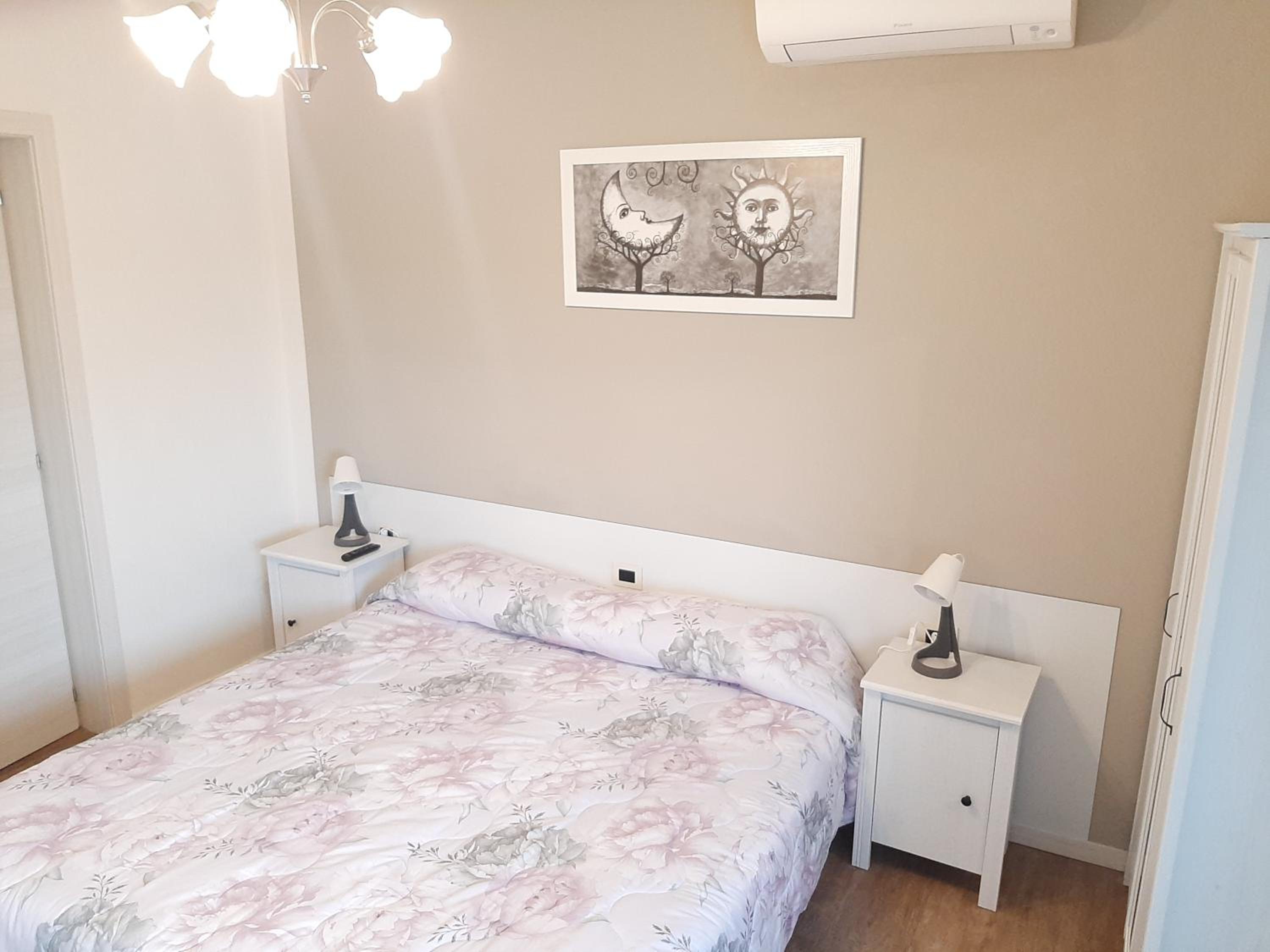 Double Room with Private Bathroom - Photo 7