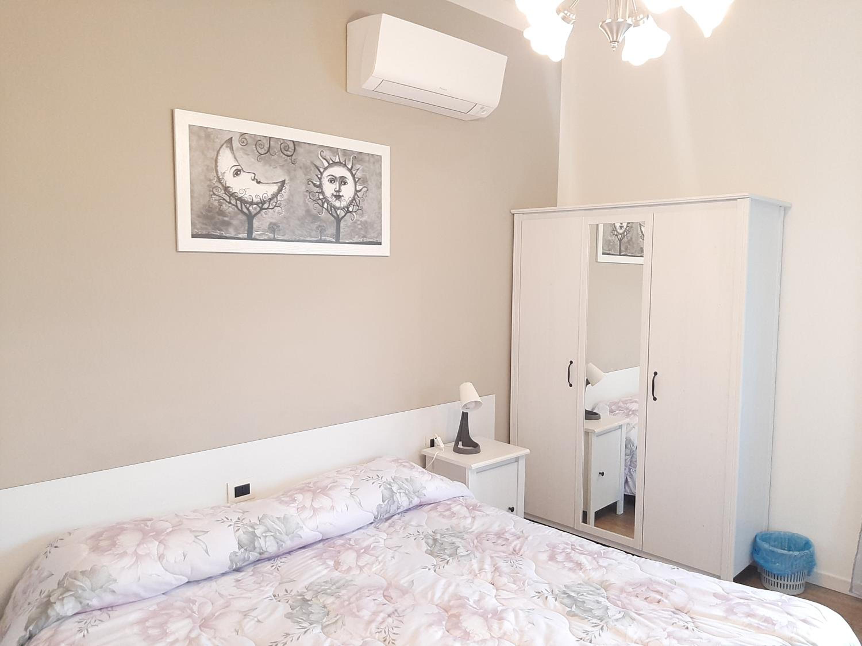 Double Room with Private Bathroom - Photo 1