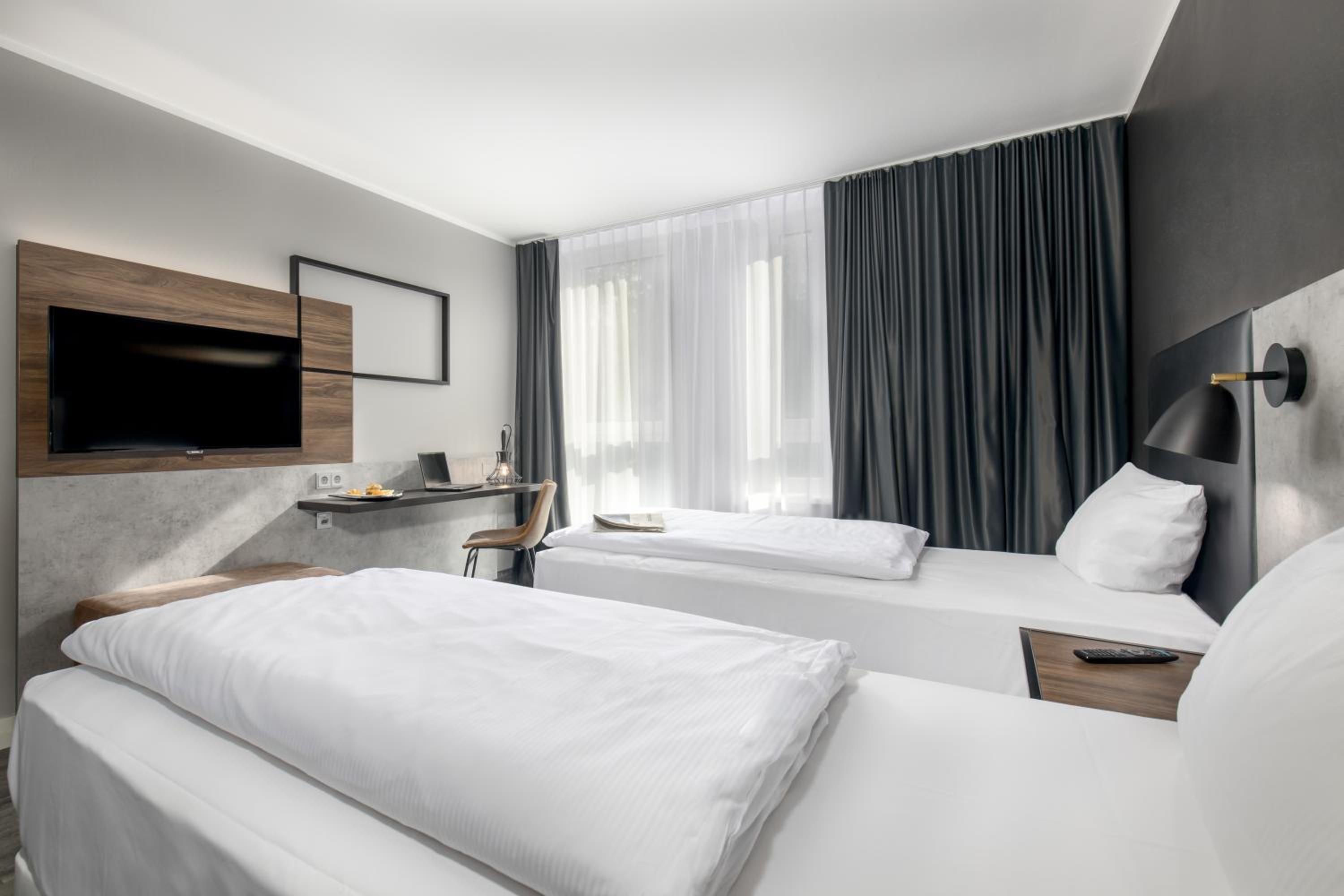 Twin Room - Photo 7