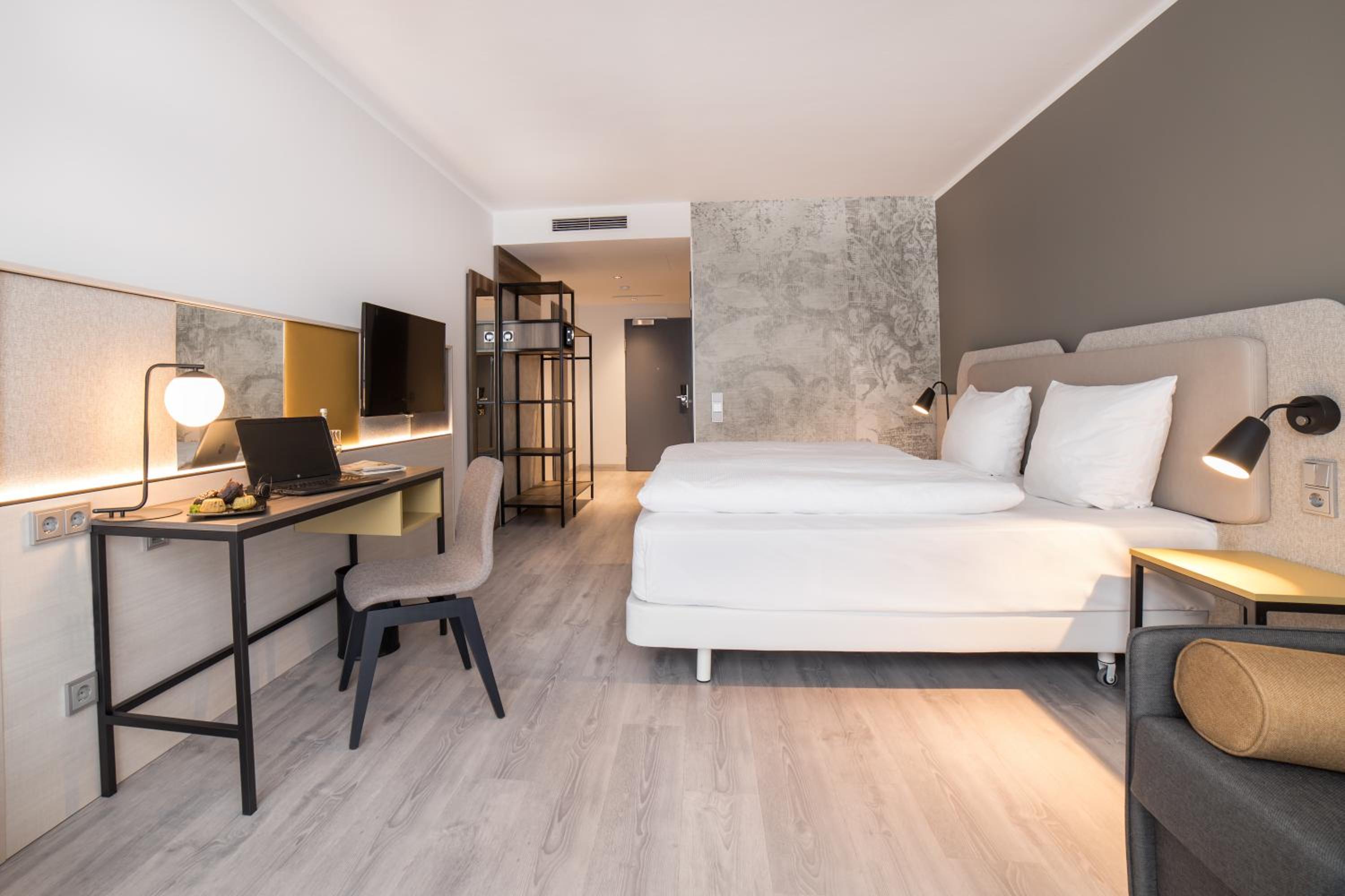 Junior Suite with Terrace - Photo 8