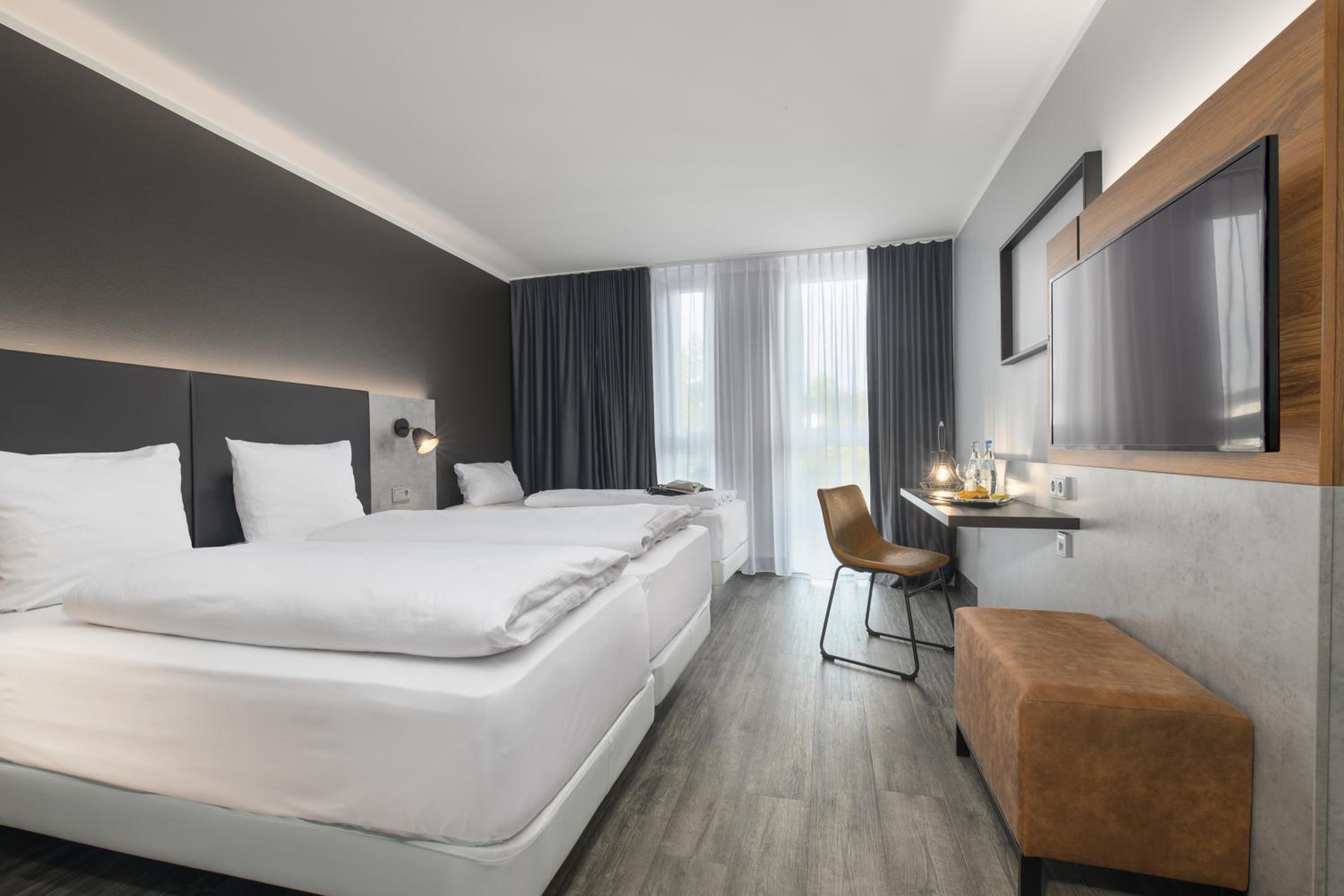 Standard Double Room - Photo 7