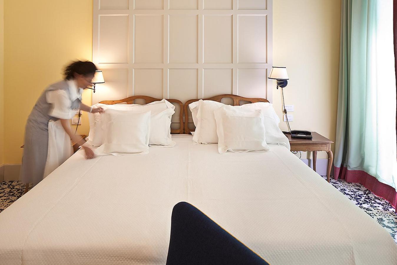 Double or Twin Room with Sea View - Photo 5