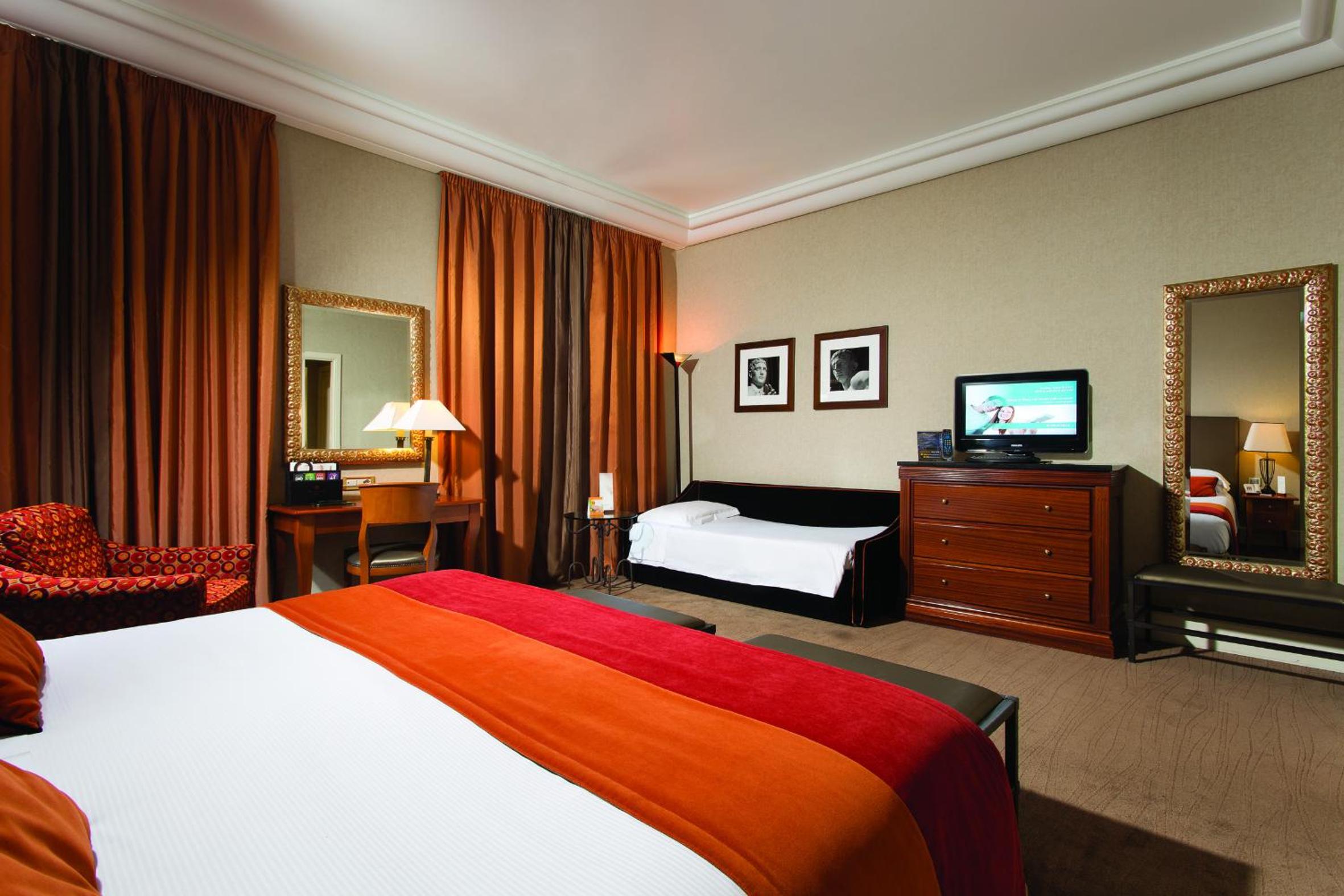 Triple Room