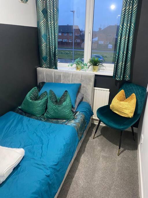 Three-Bedroom House photo 1