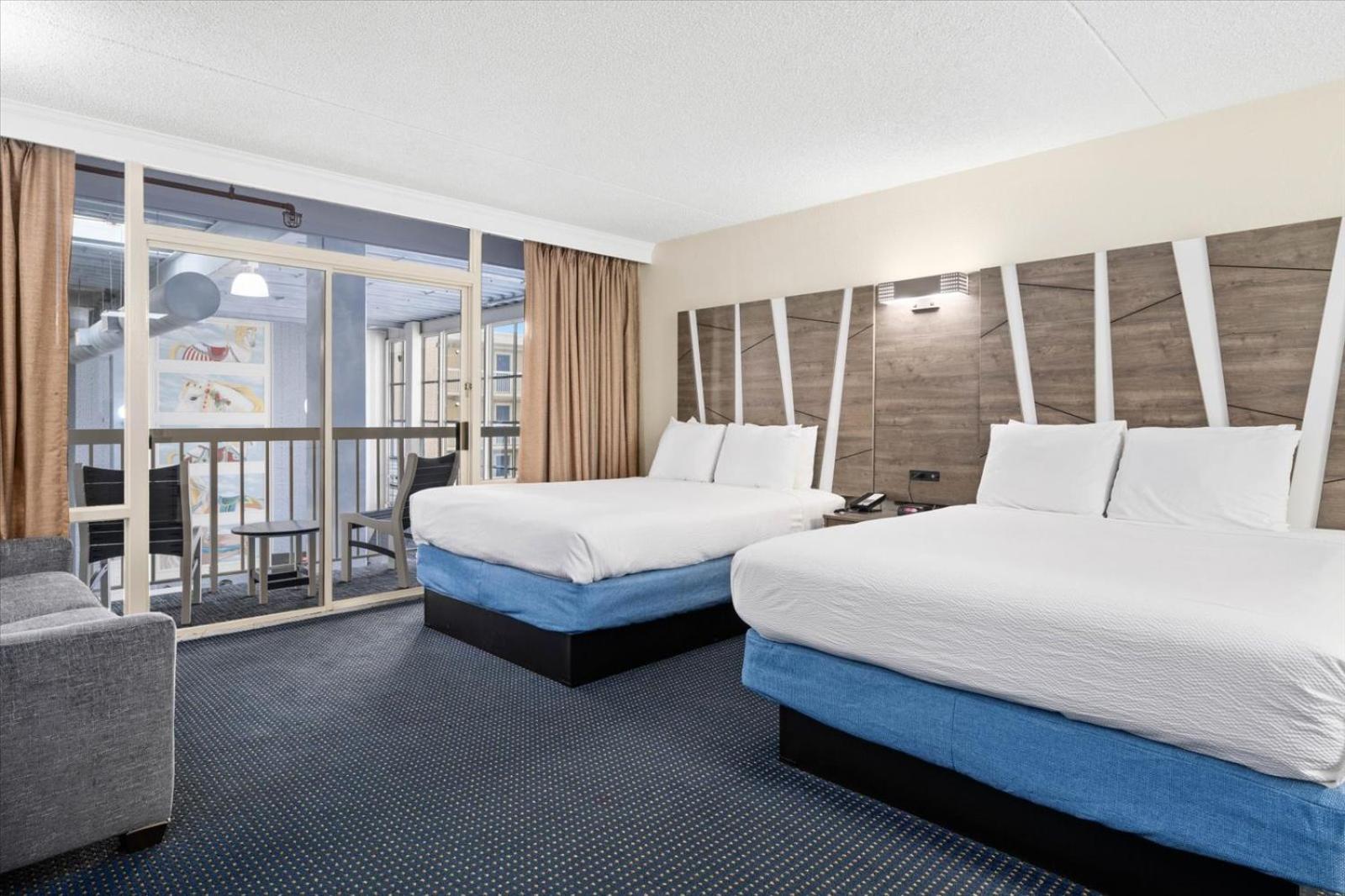 Atrium Hotel Room W/Kitchenette