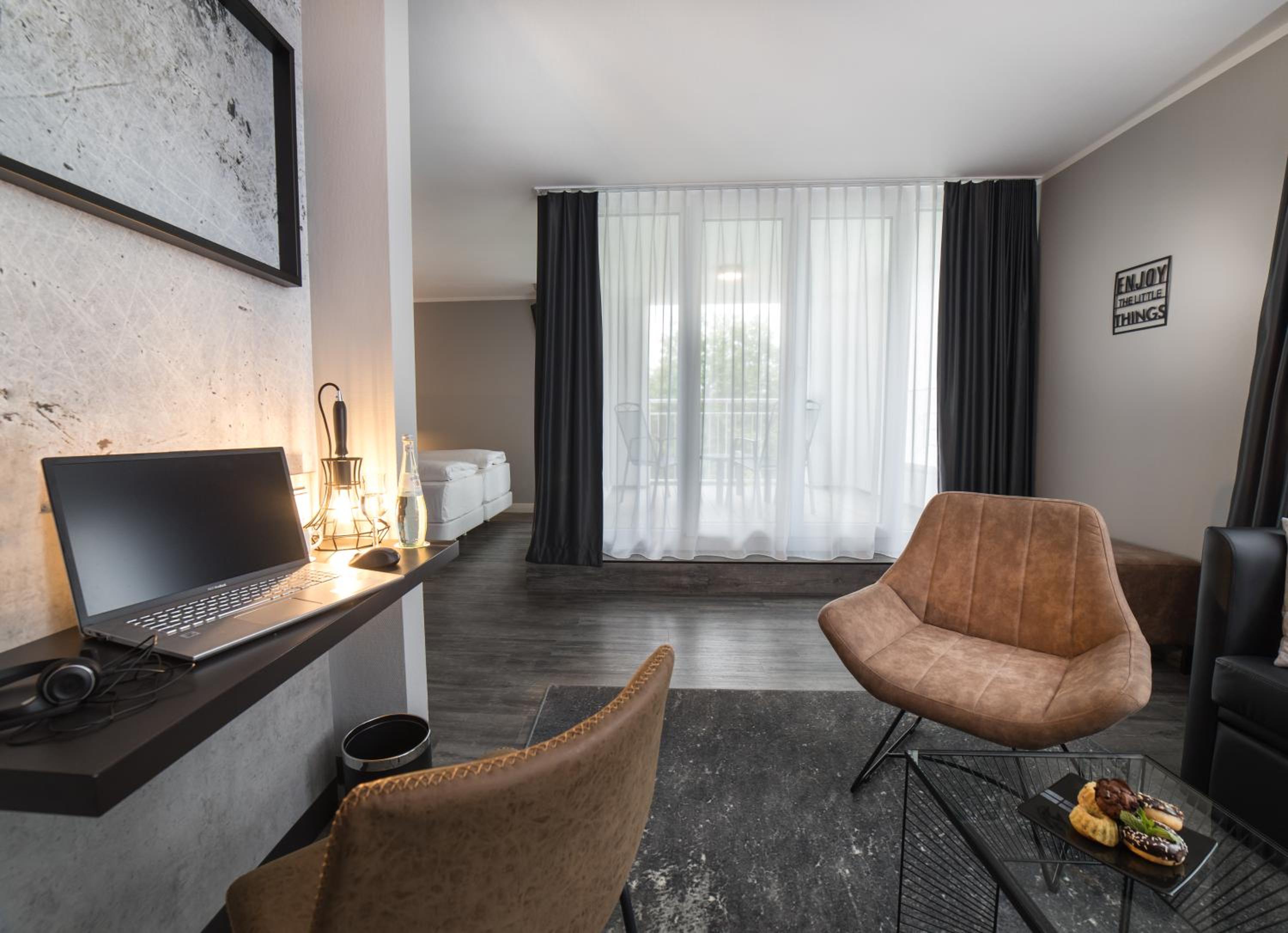 Suite with Terrace - Photo 2