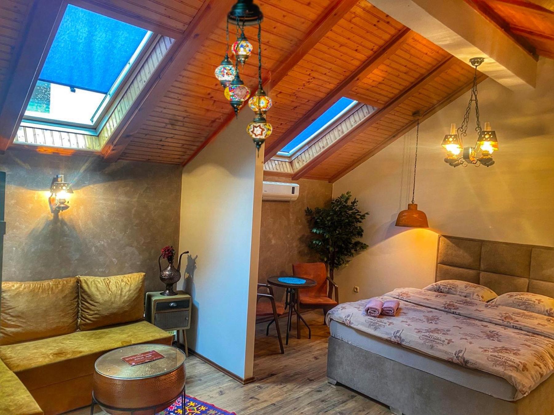 Triple Room with Private Bathroom photo 1