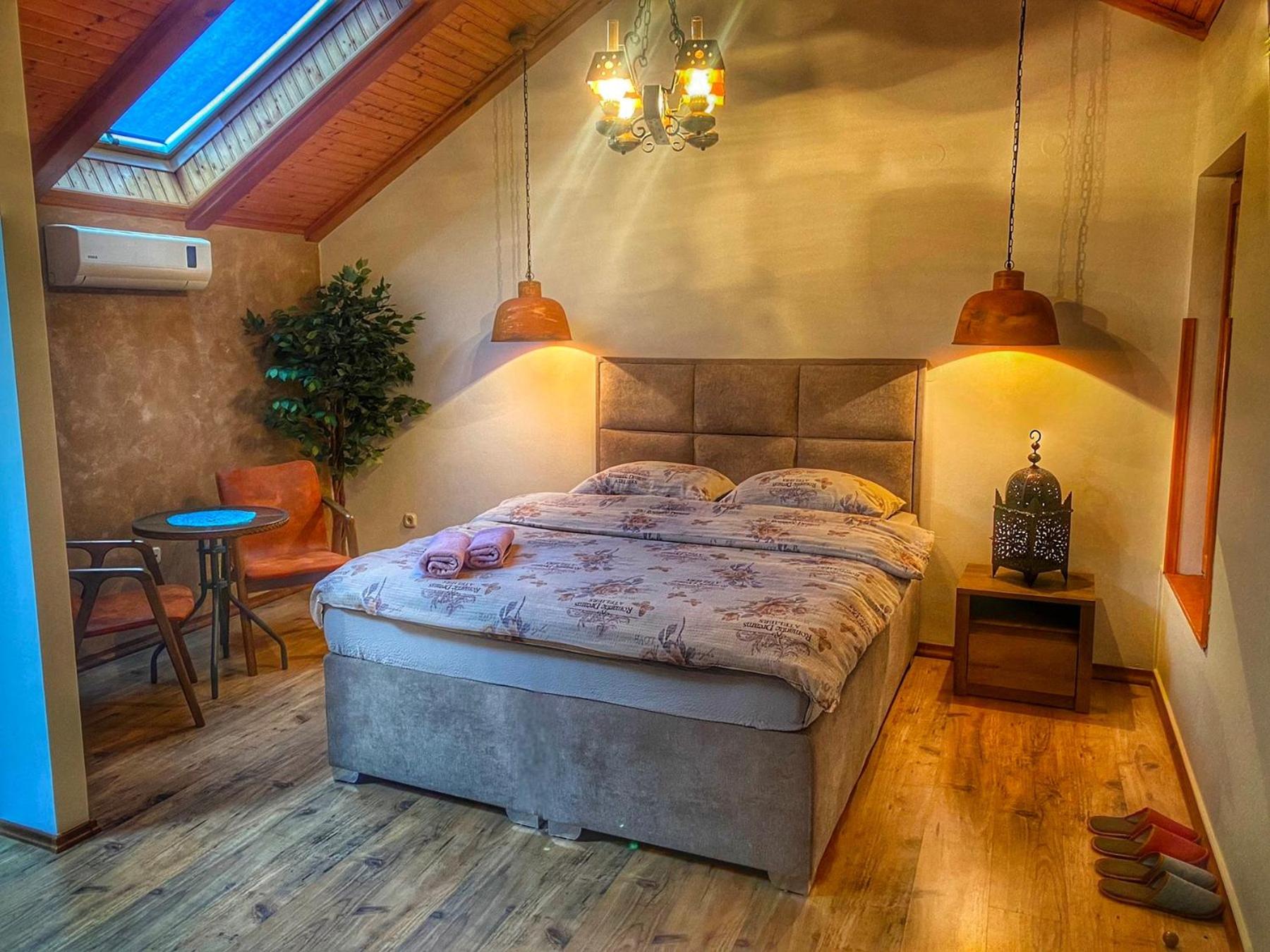 Triple Room with Private Bathroom photo 2