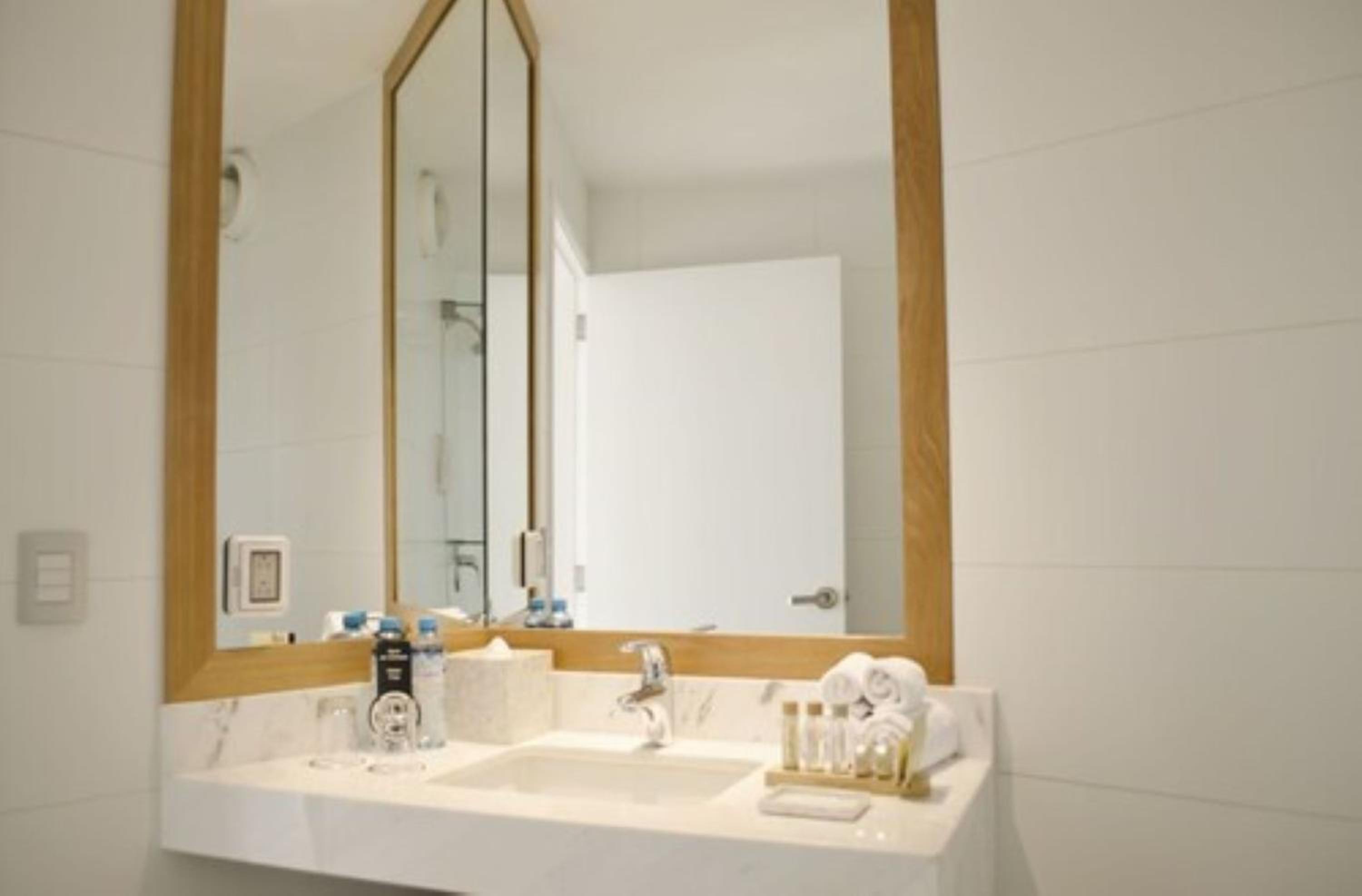 Superior King Suite photo 3