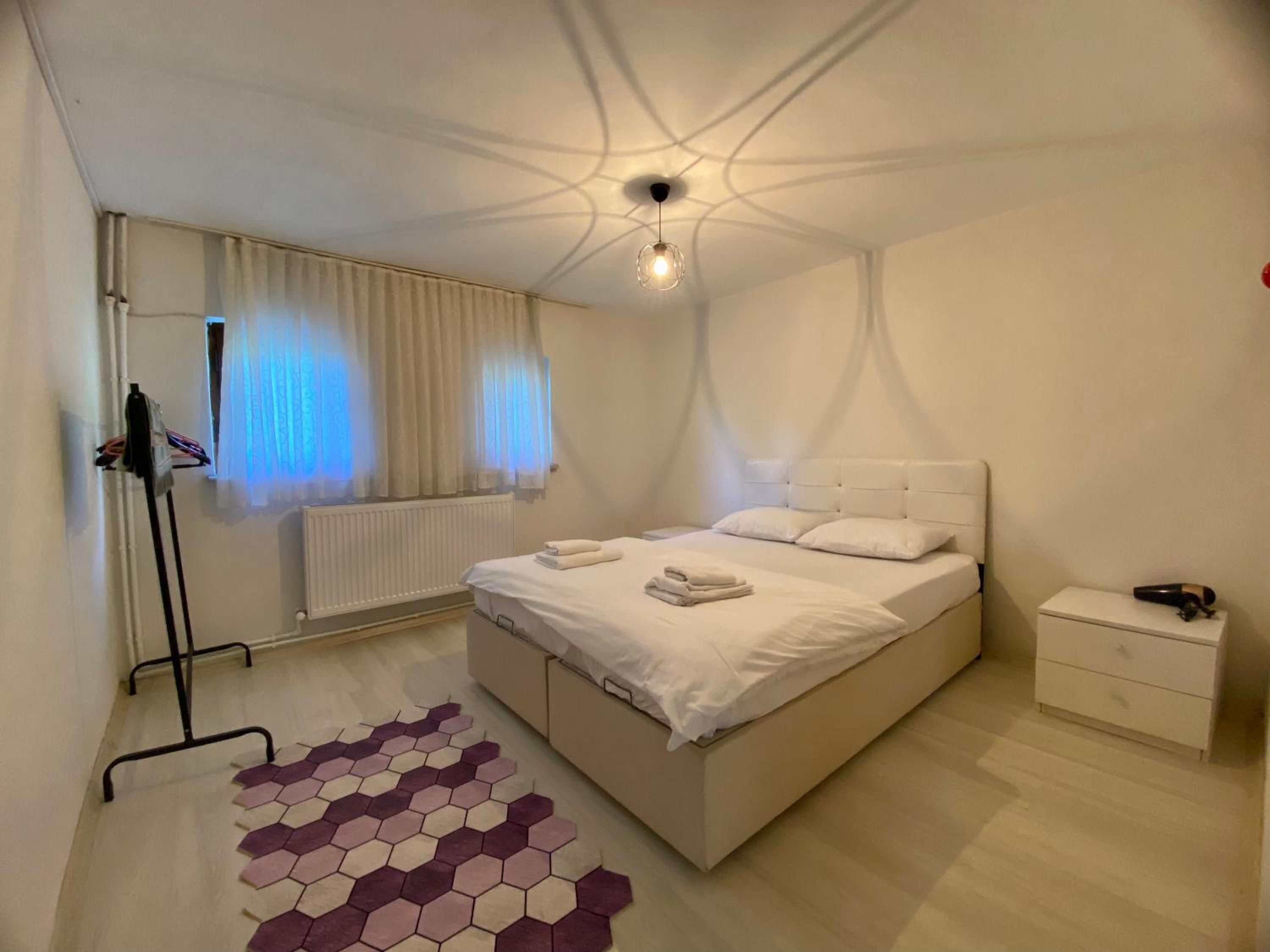 Two-Bedroom Apartment - Photo 2