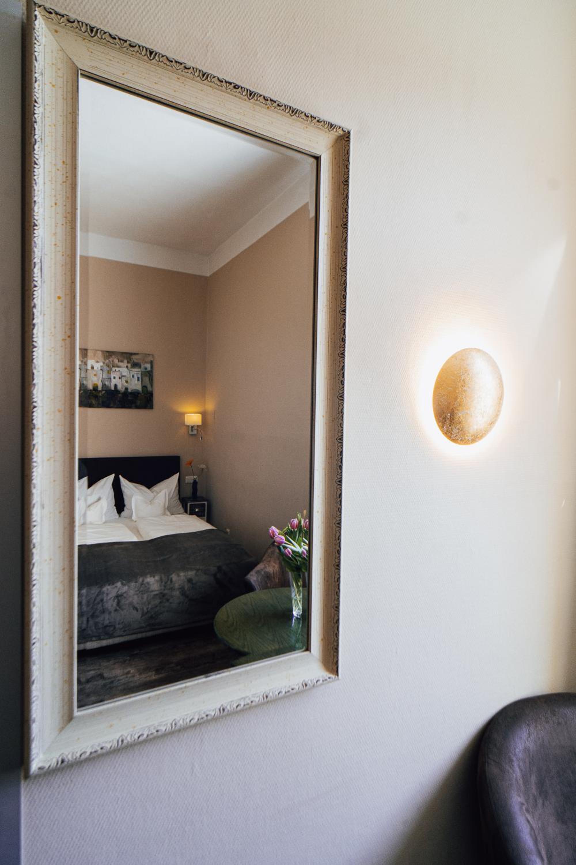 Queen Room with Balcony photo 1