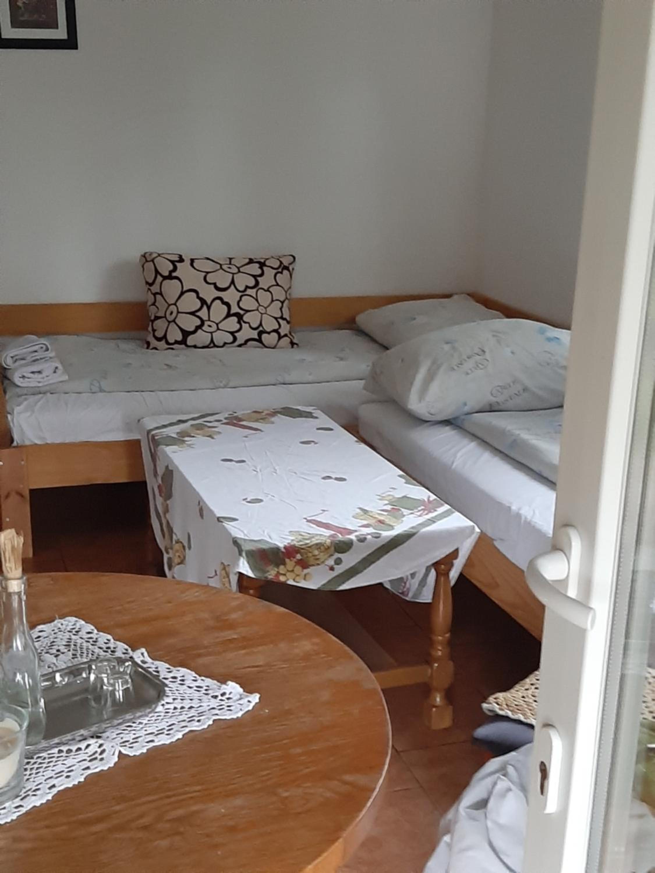 One-Bedroom House - Photo 25