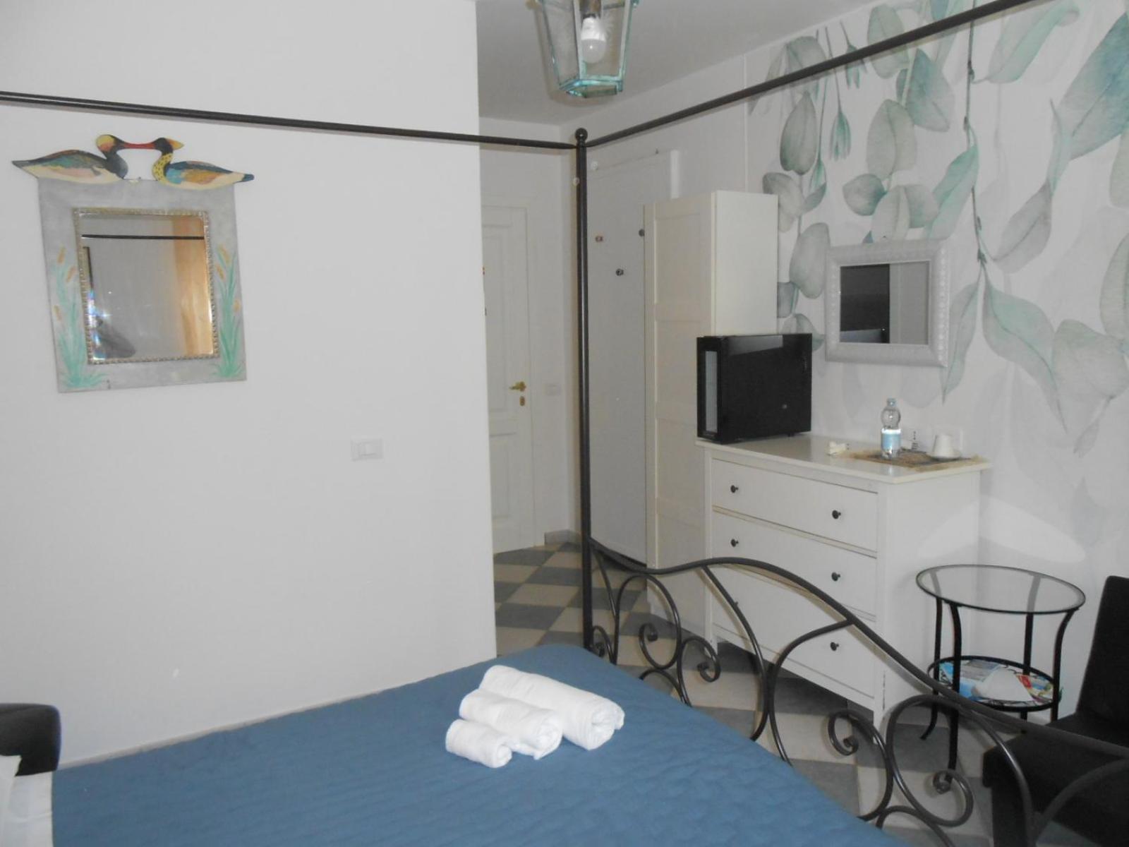 Triple Room with Private Bathroom photo 2