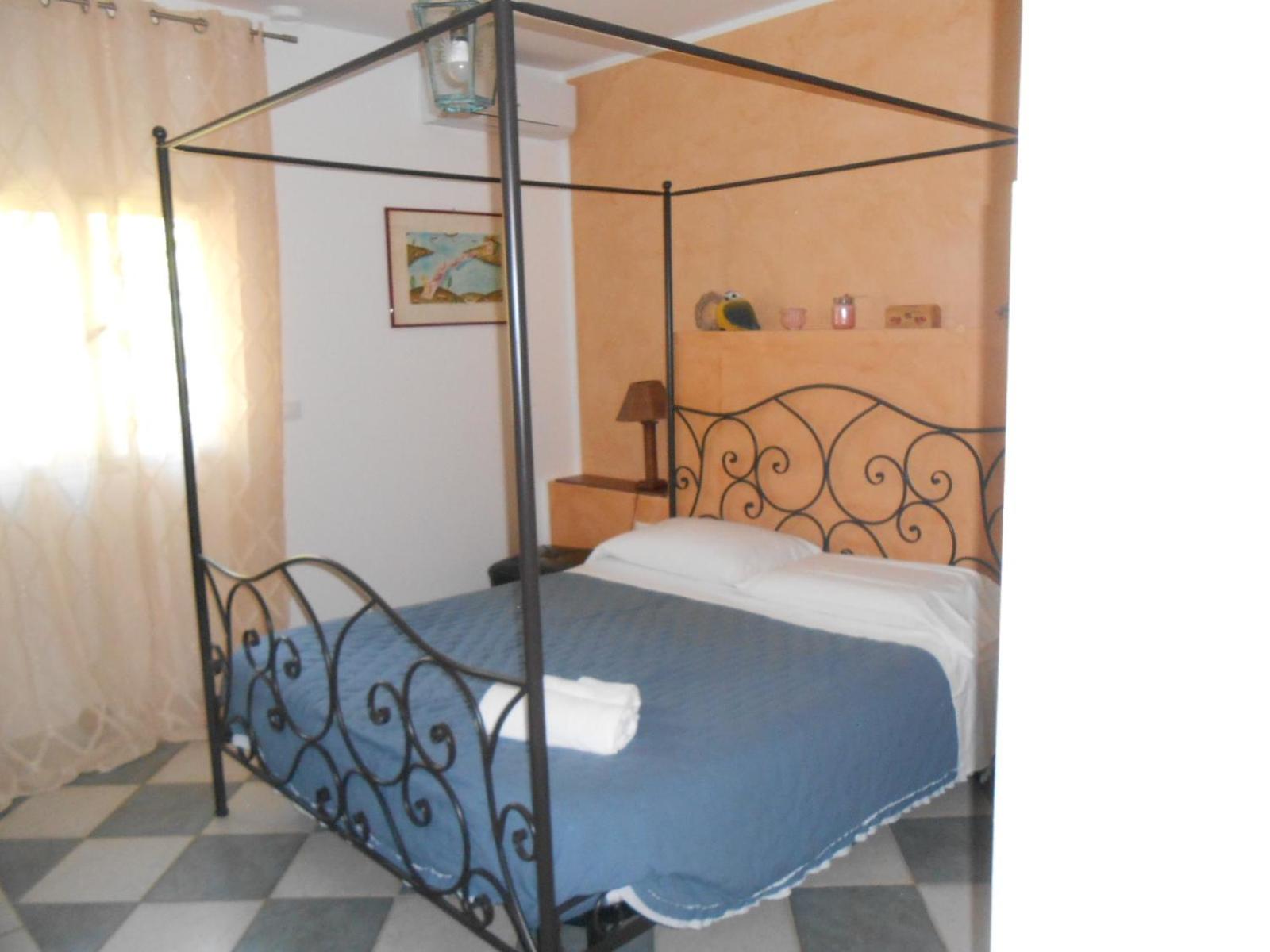Triple Room with Private Bathroom photo 3
