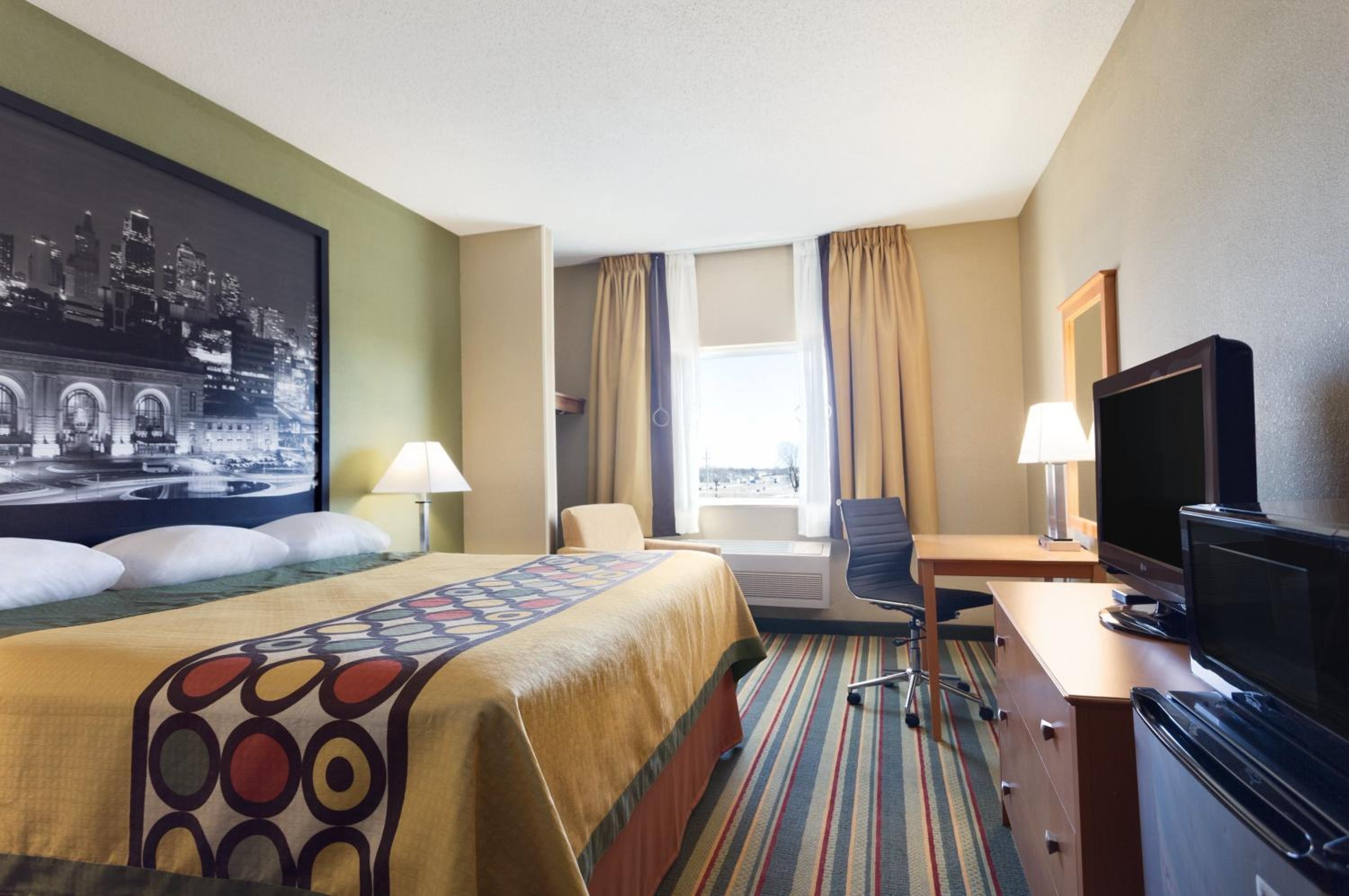 King Room - Non-Smoking - Photo 1