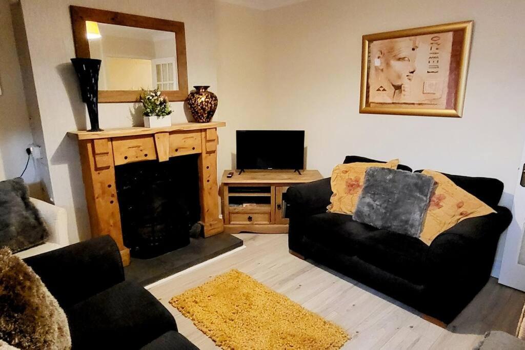 Three-Bedroom House photo 2