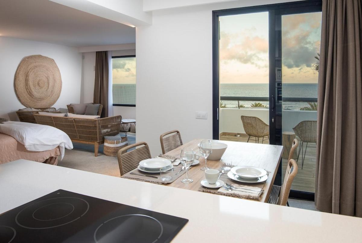 Estudio con vista al mar