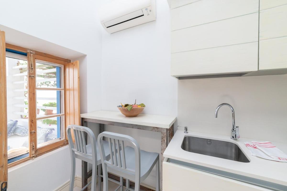 Apartment With Terrace photo 3