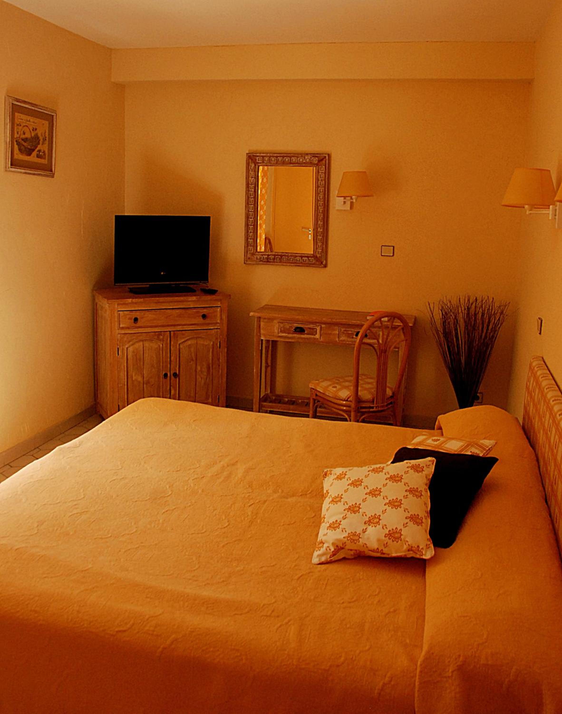 Classic Double or Twin Room - Photo 3